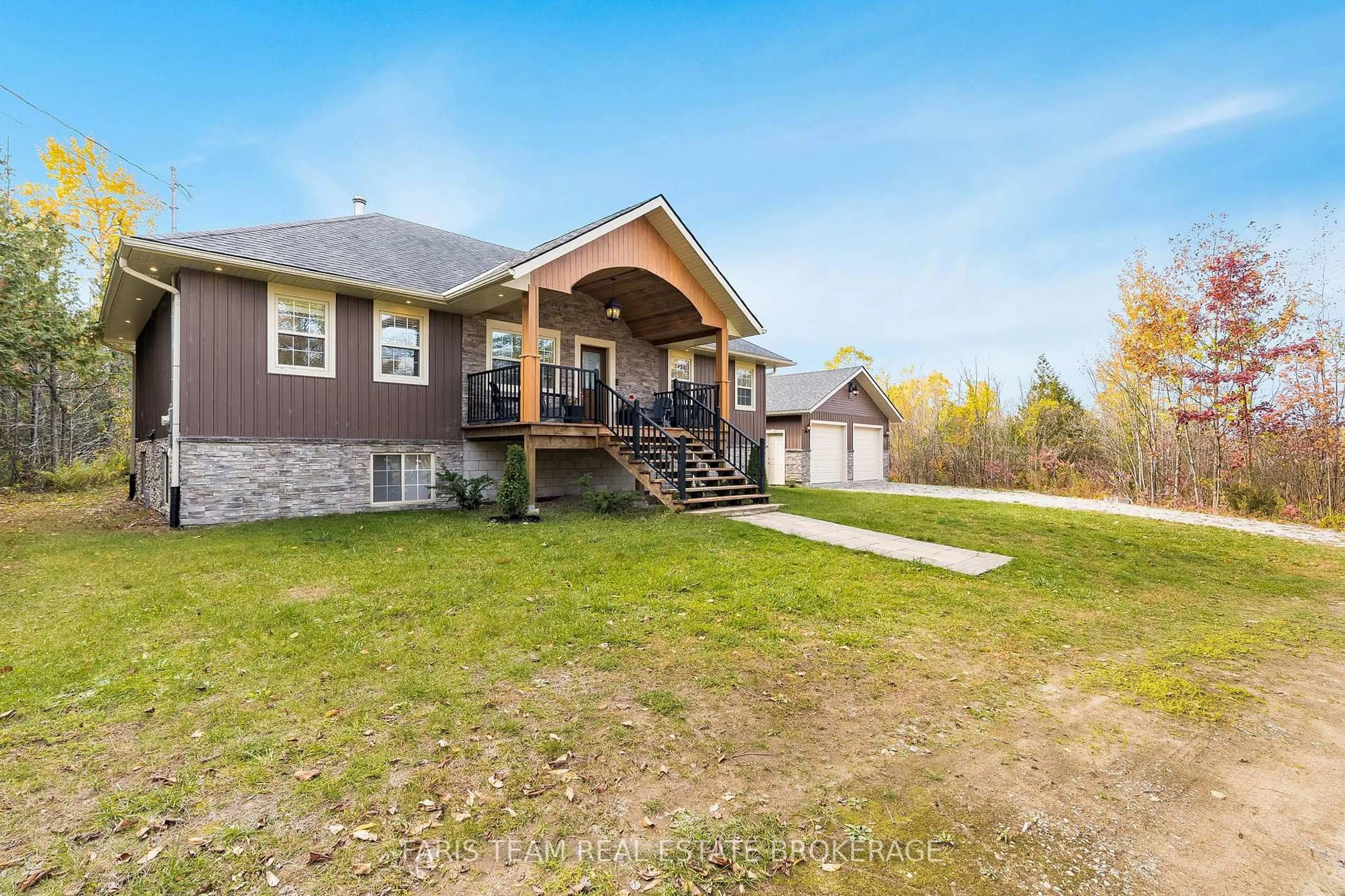 A pic from outside/outdoor area/front of a property/back of a property/a pic from drone, water/lake/river/ocean view for 66 Meadows Ave, Tay Ontario L0K 1E0