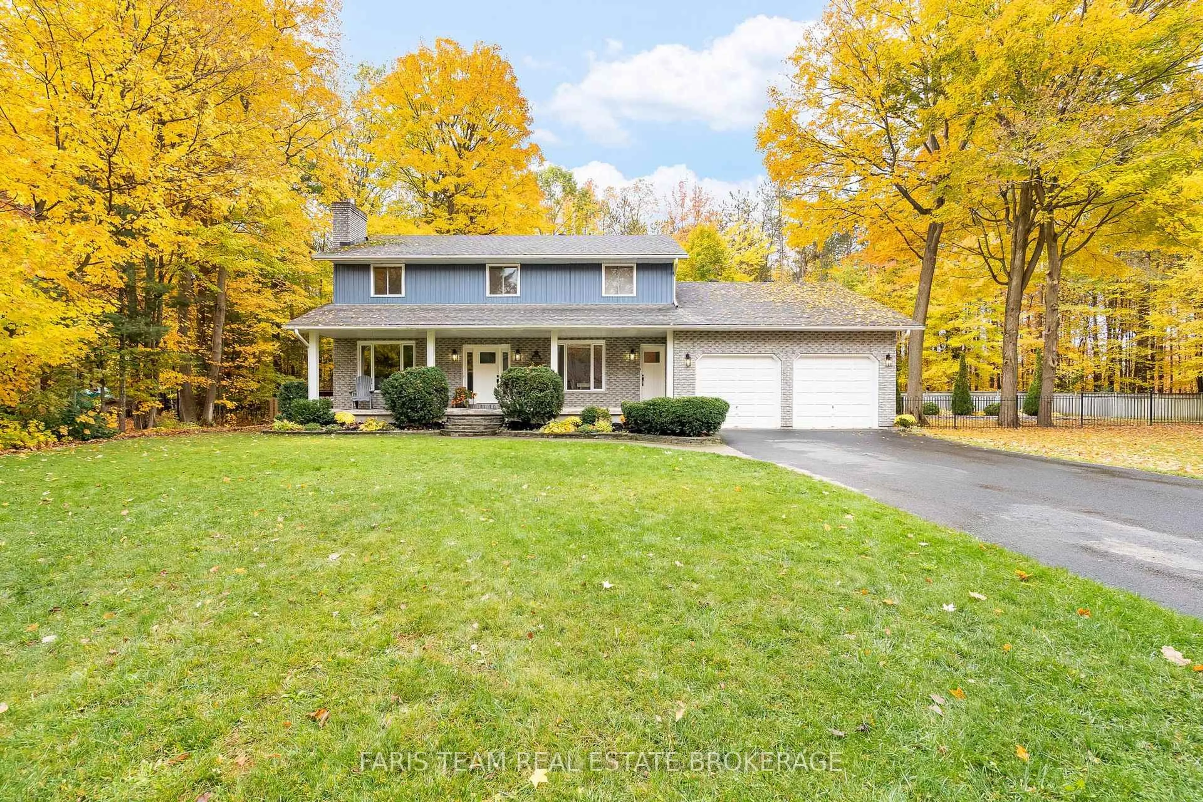 Home with vinyl exterior material, street for 7 Bailey Cres, Tiny Ontario L0L 2T0