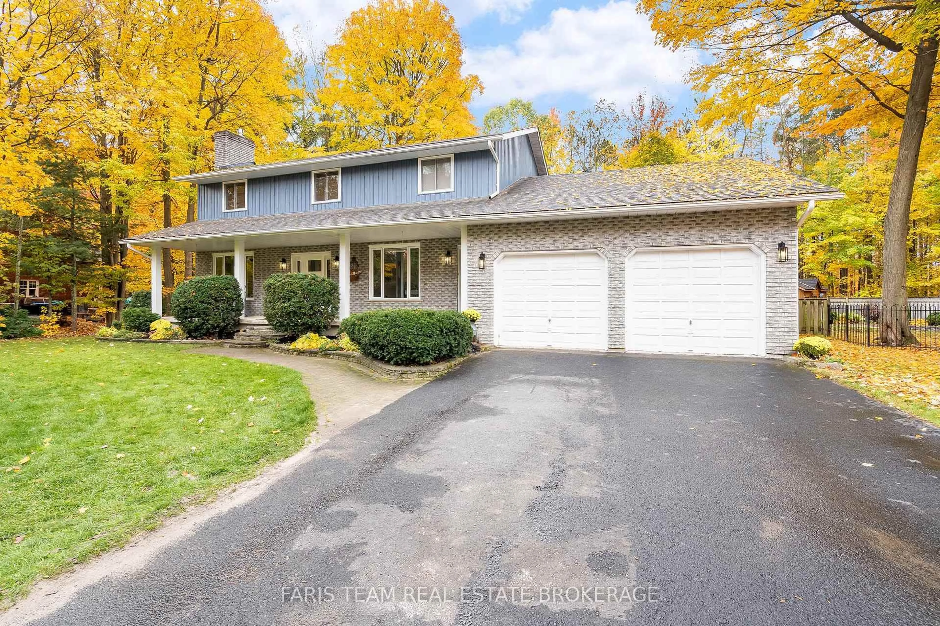 Home with vinyl exterior material, street for 7 Bailey Cres, Tiny Ontario L0L 2T0