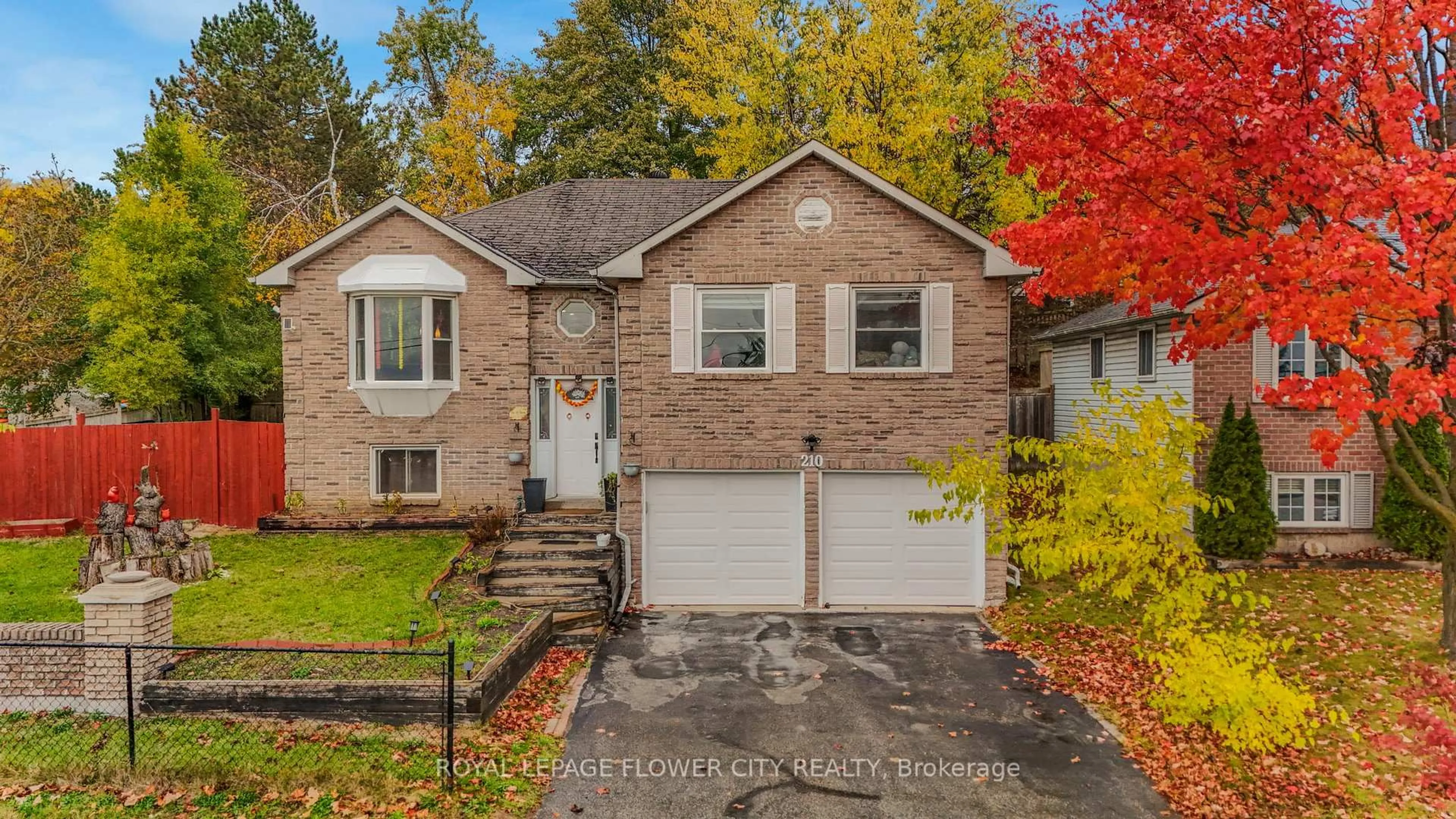 Home with brick exterior material, street for 210 Edgehill Dr, Barrie Ontario L4N 1M1