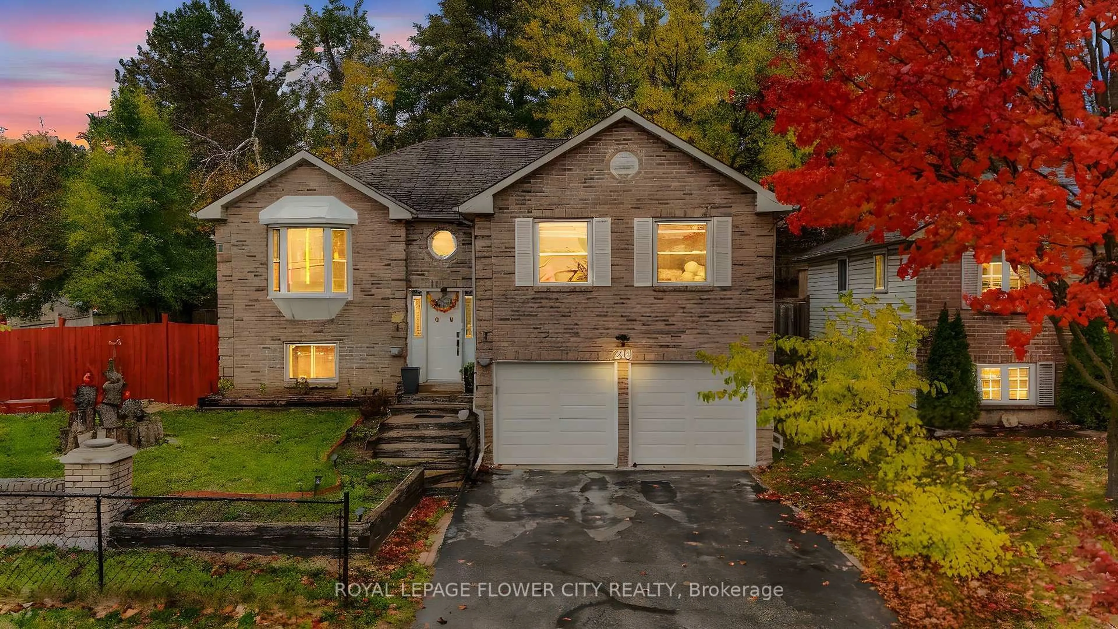 Home with brick exterior material, street for 210 Edgehill Dr, Barrie Ontario L4N 1M1