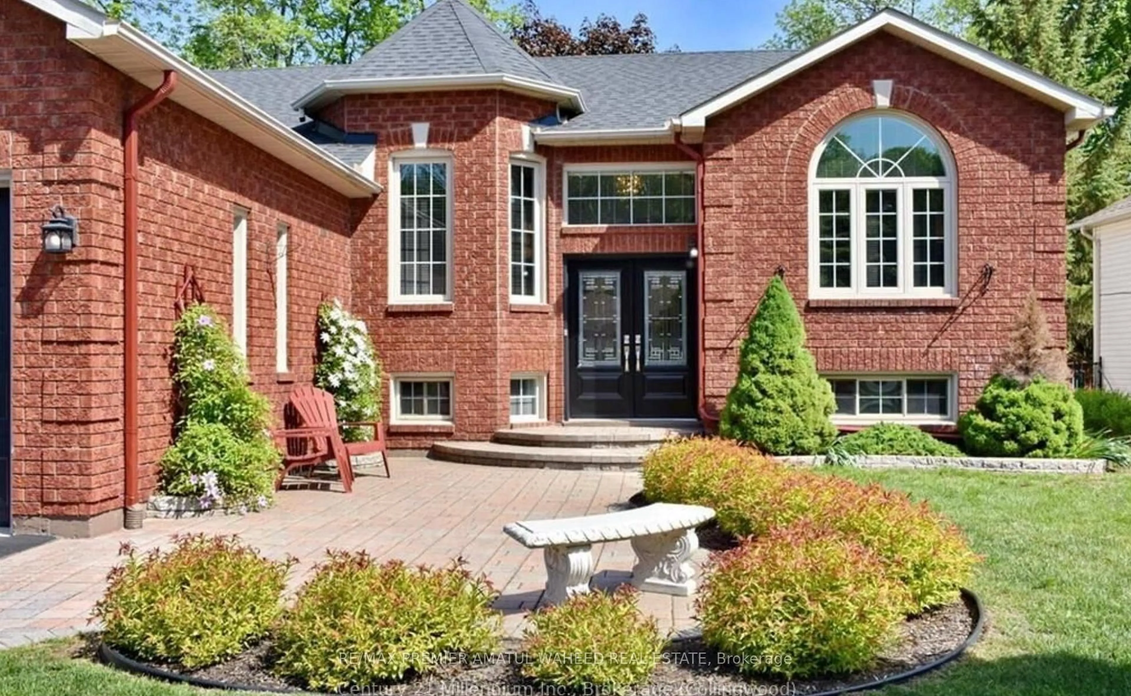 Home with brick exterior material, street for 15 BUSH Cres, Wasaga Beach Ontario L9Z 1M3