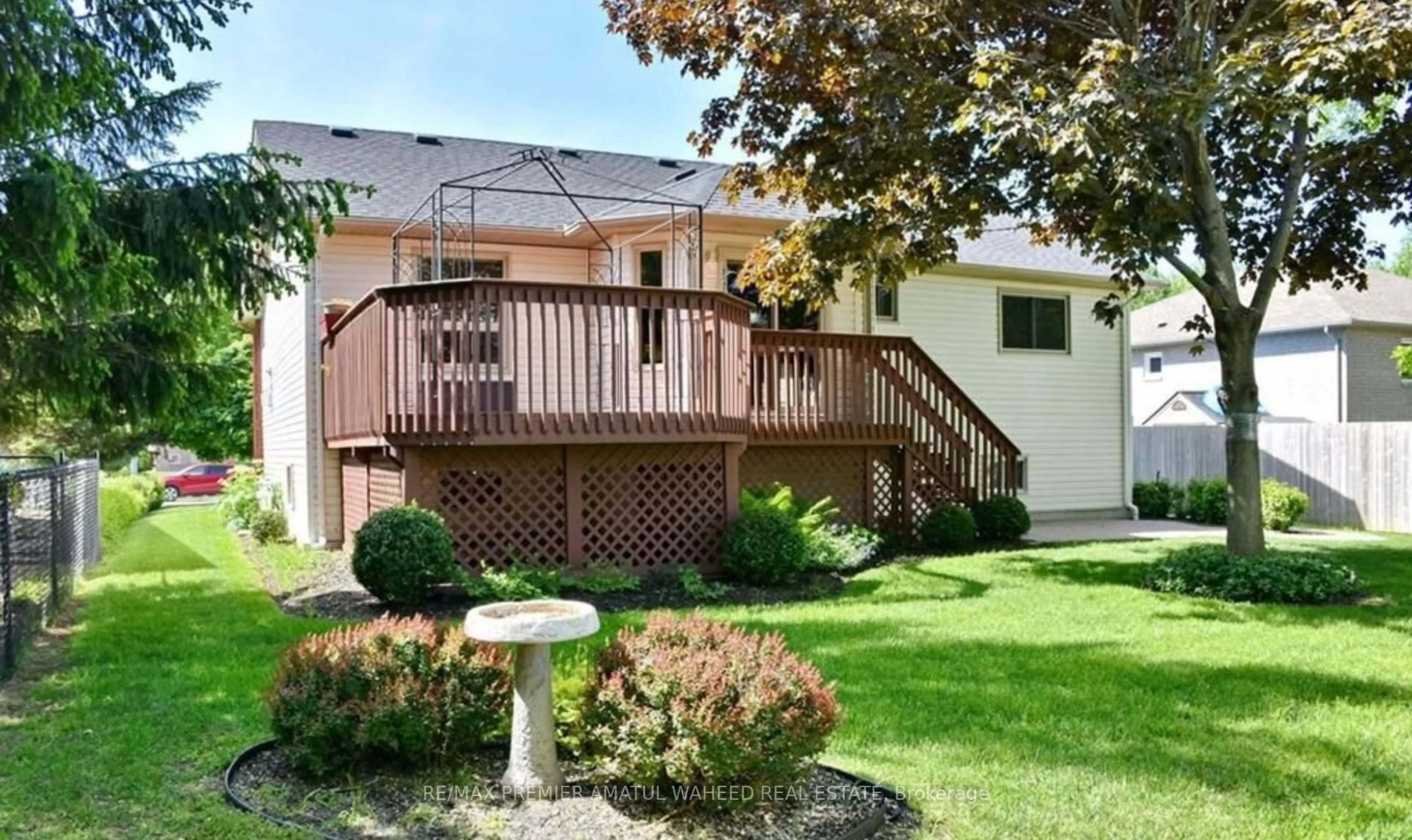 Patio, street for 15 BUSH Cres, Wasaga Beach Ontario L9Z 1M3
