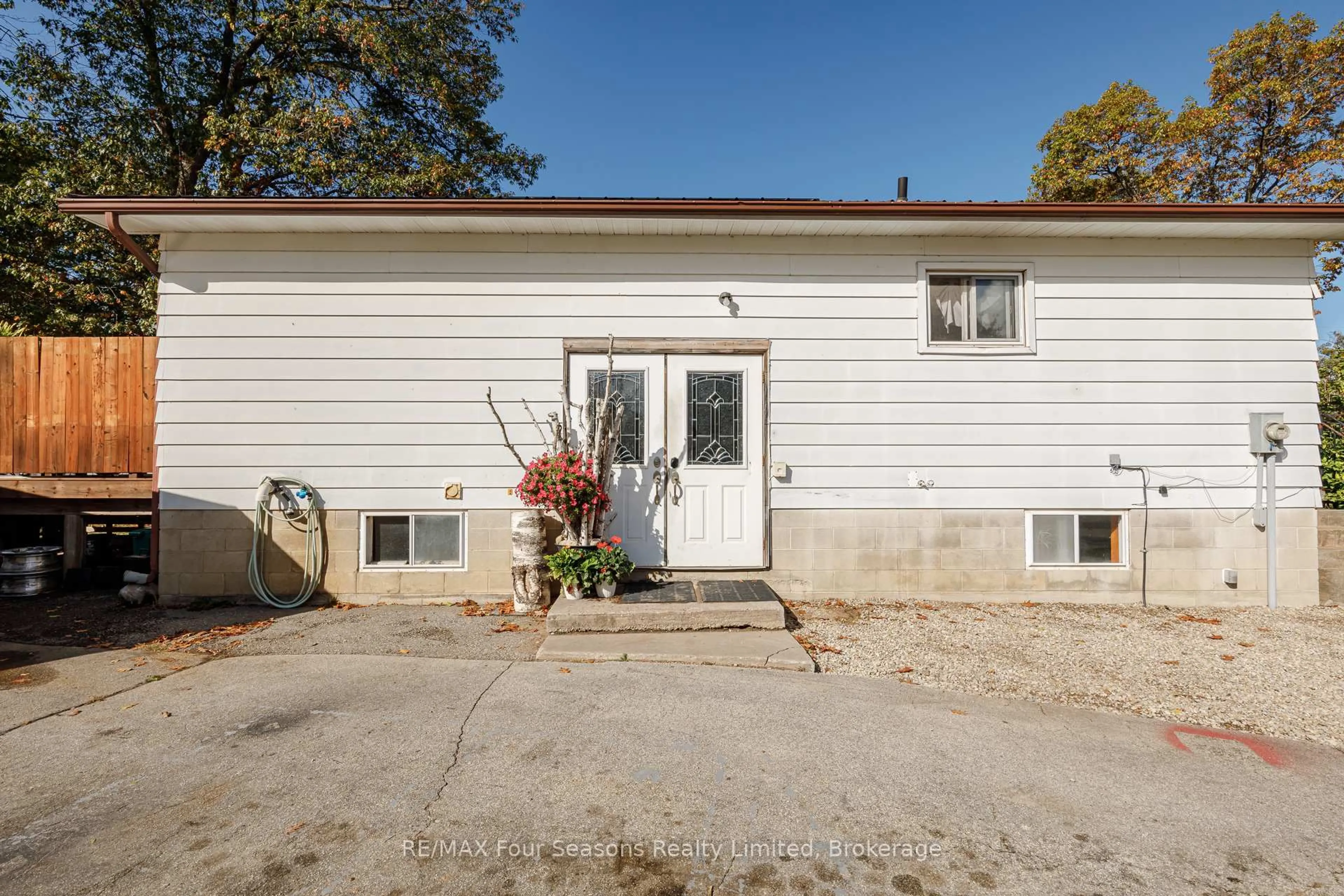 Unknown for 24 Indianola Cres, Wasaga Beach Ontario L9Z 2W3