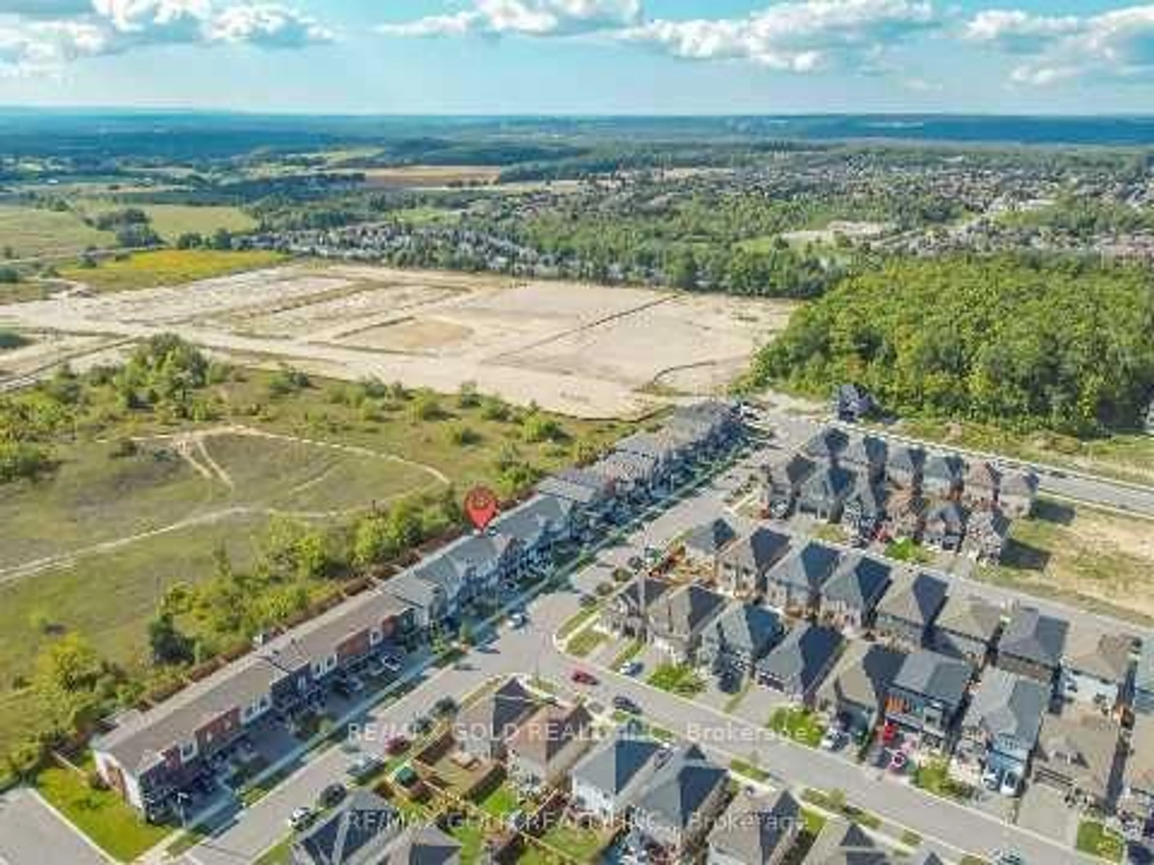 A pic from outside/outdoor area/front of a property/back of a property/a pic from drone, unknown for 72 Brown Bear St, Barrie Ontario L9J 0H8