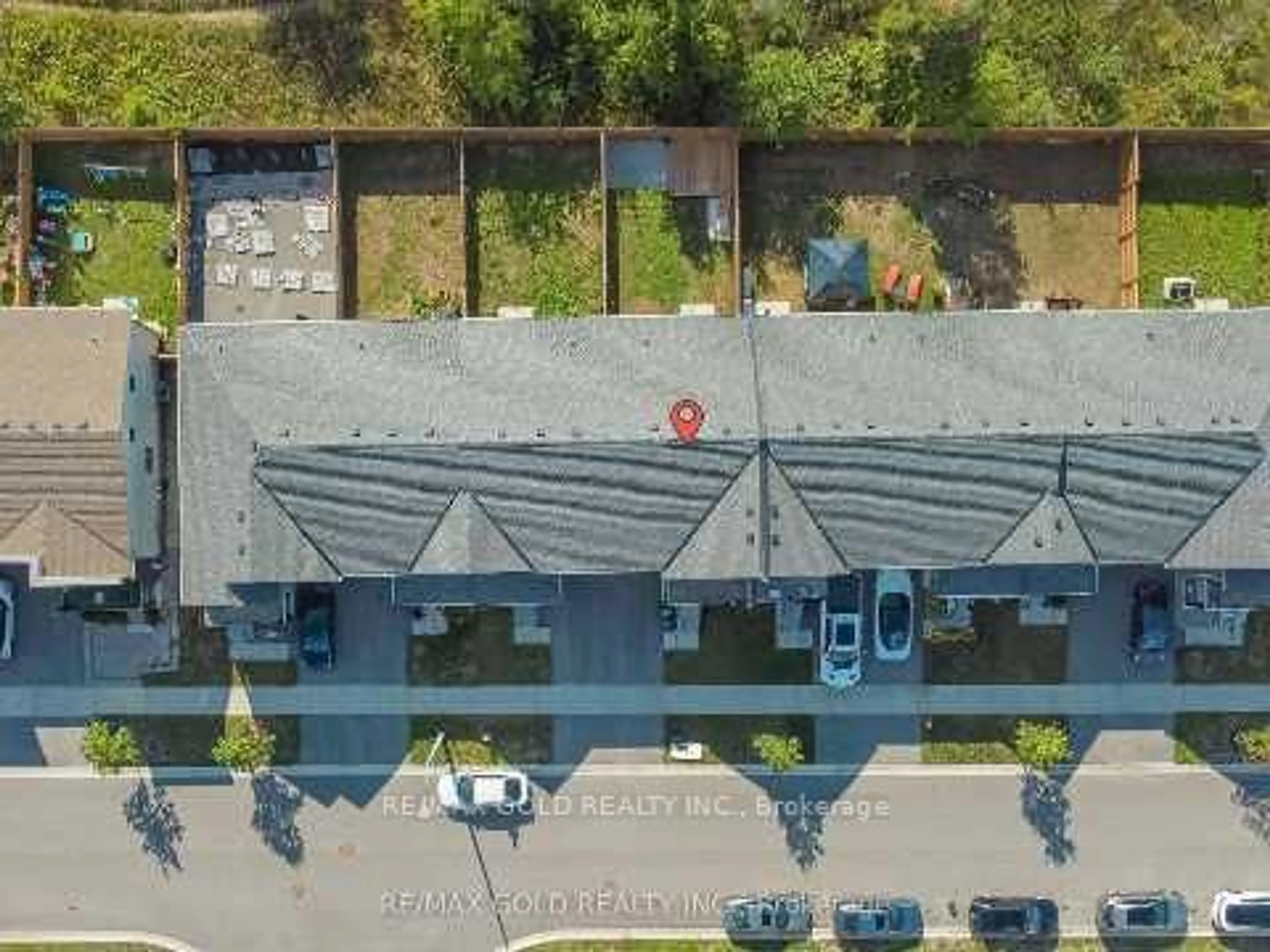 A pic from outside/outdoor area/front of a property/back of a property/a pic from drone, unknown for 72 Brown Bear St, Barrie Ontario L9J 0H8