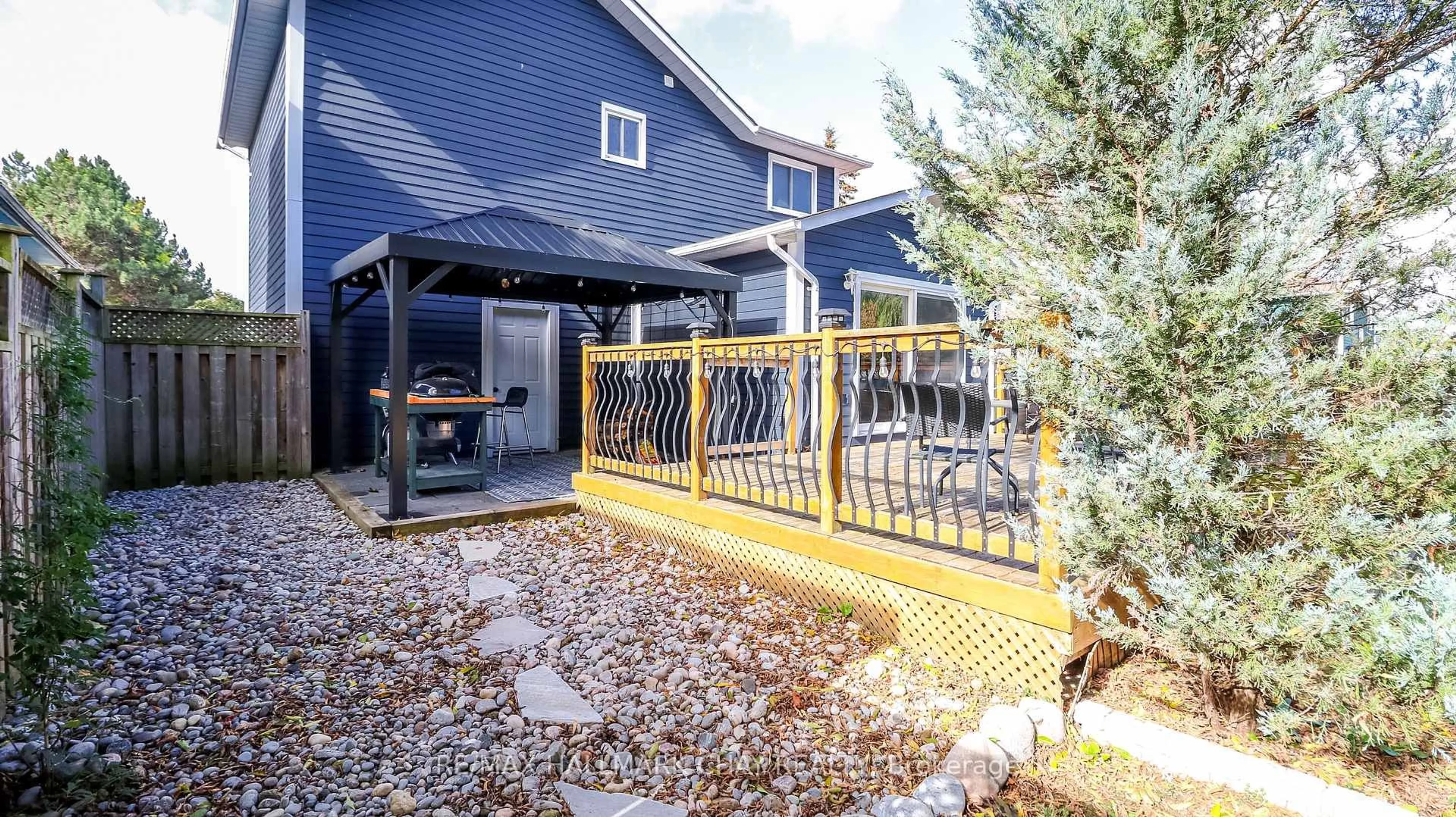 Patio, street for 75 Elizabeth St, Barrie Ontario L4N 6P2
