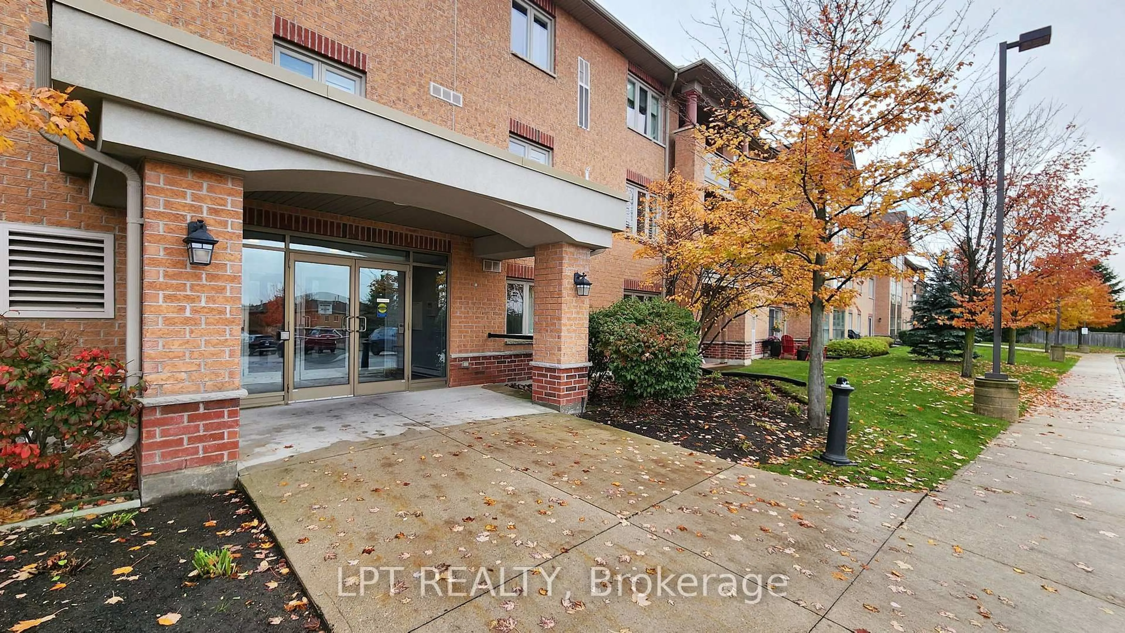 Unknown for 500 Mapleview Dr #110, Barrie Ontario L4N 6C3