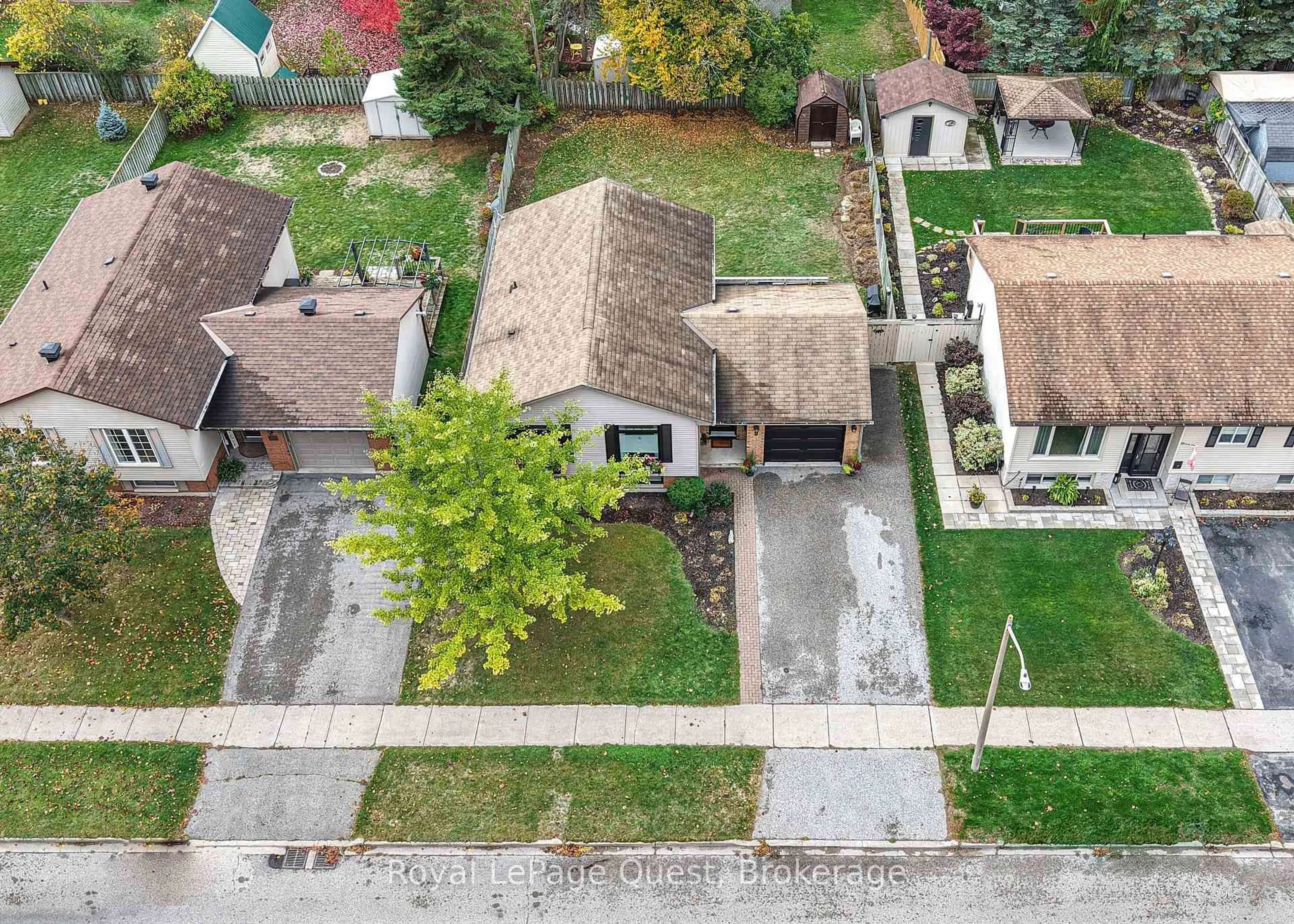 A pic from outside/outdoor area/front of a property/back of a property/a pic from drone, street for 9 Marlisa Dr, Orillia Ontario L3V 6Z5