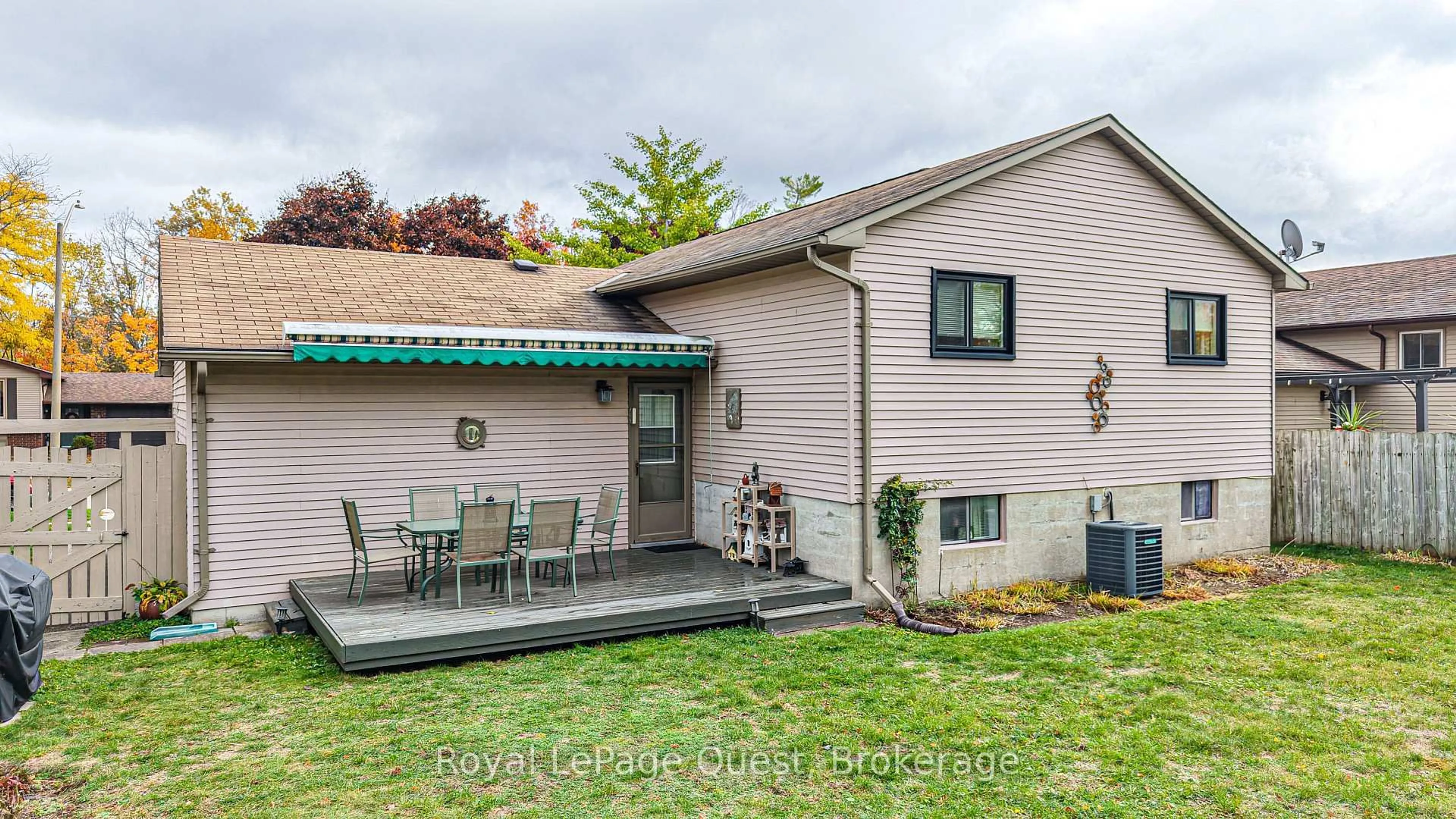 Home with vinyl exterior material, street for 9 Marlisa Dr, Orillia Ontario L3V 6Z5