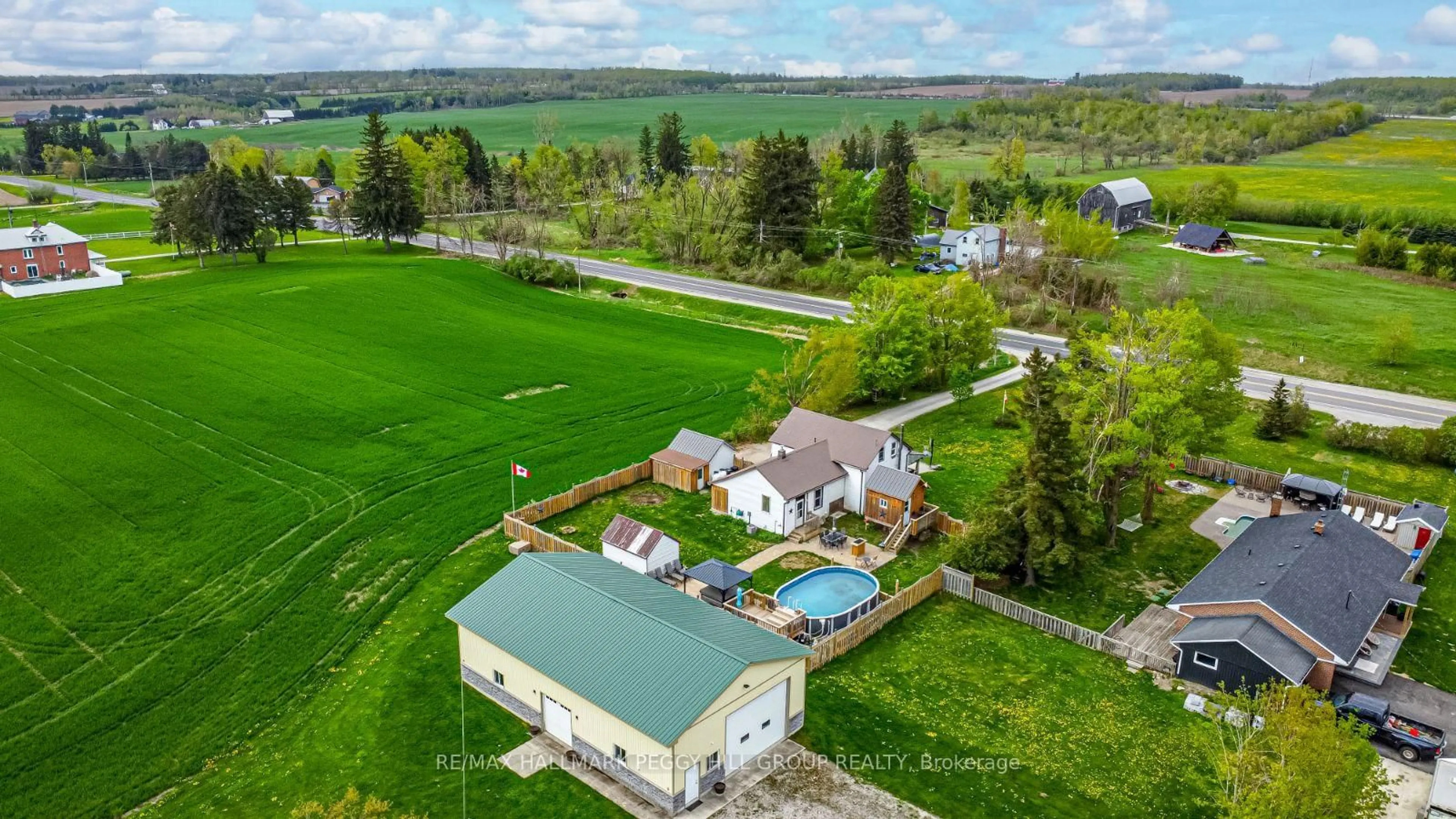 A pic from outside/outdoor area/front of a property/back of a property/a pic from drone, water/lake/river/ocean view for 1601 Penetanguishene Rd, Oro-Medonte Ontario L4M 4Y8