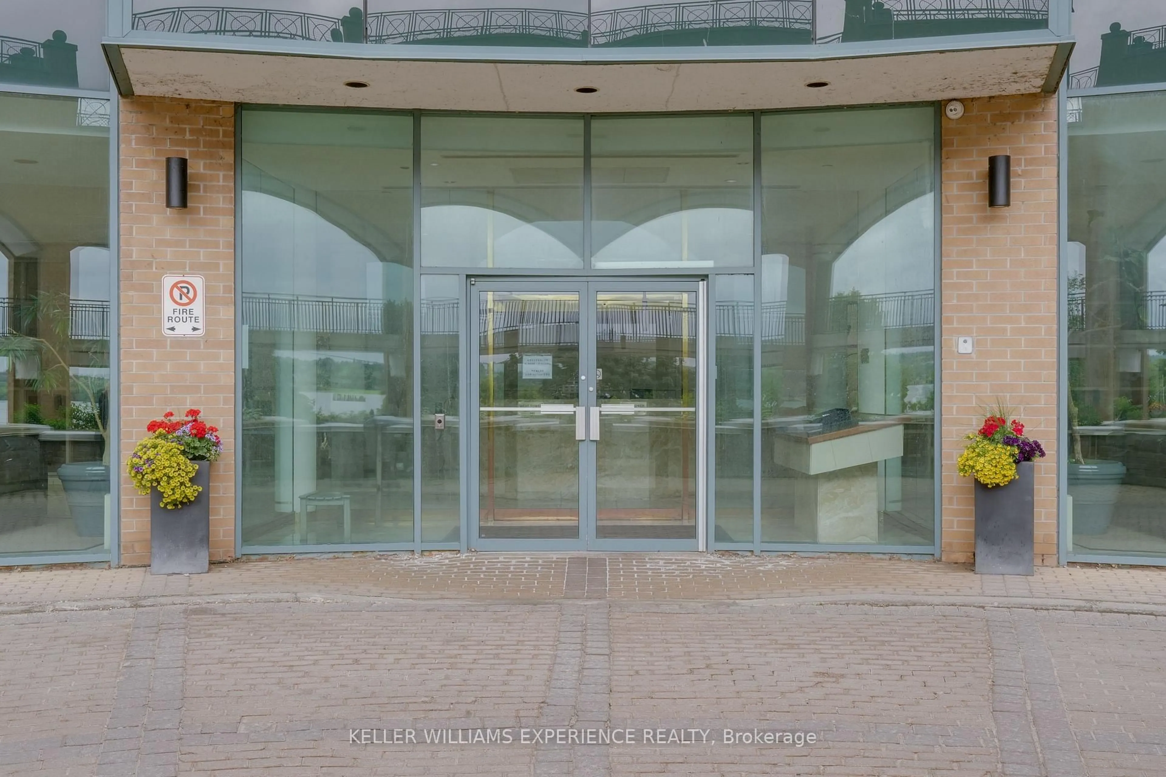 Indoor foyer for 150 Dunlop St #903, Barrie Ontario L4M 6H1