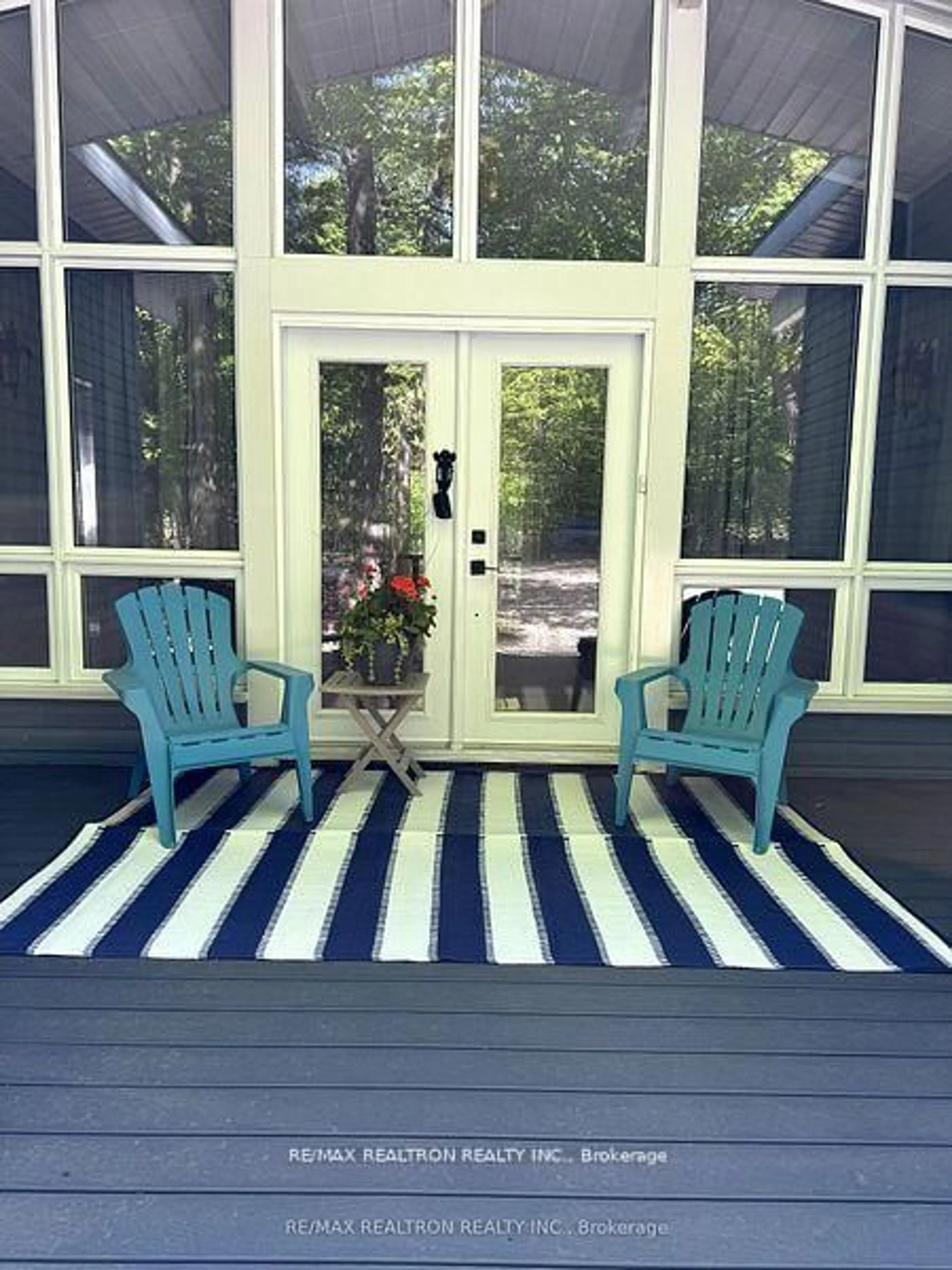 Indoor entryway for 408 Curry Rd, Midland Ontario L4R 5H2