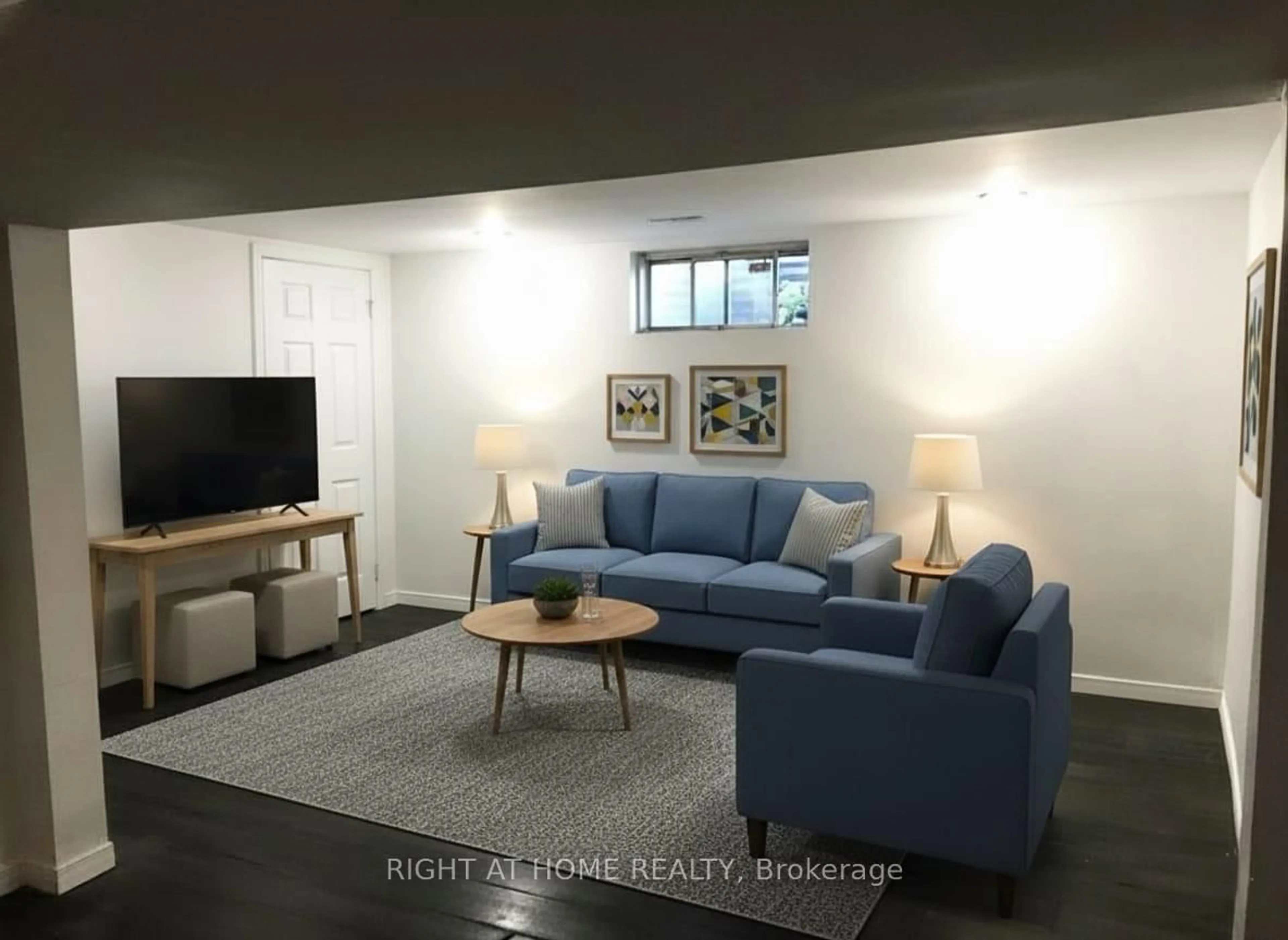 Living room with furniture, unknown for 75 Corbett Dr, Barrie Ontario L4M 5V5