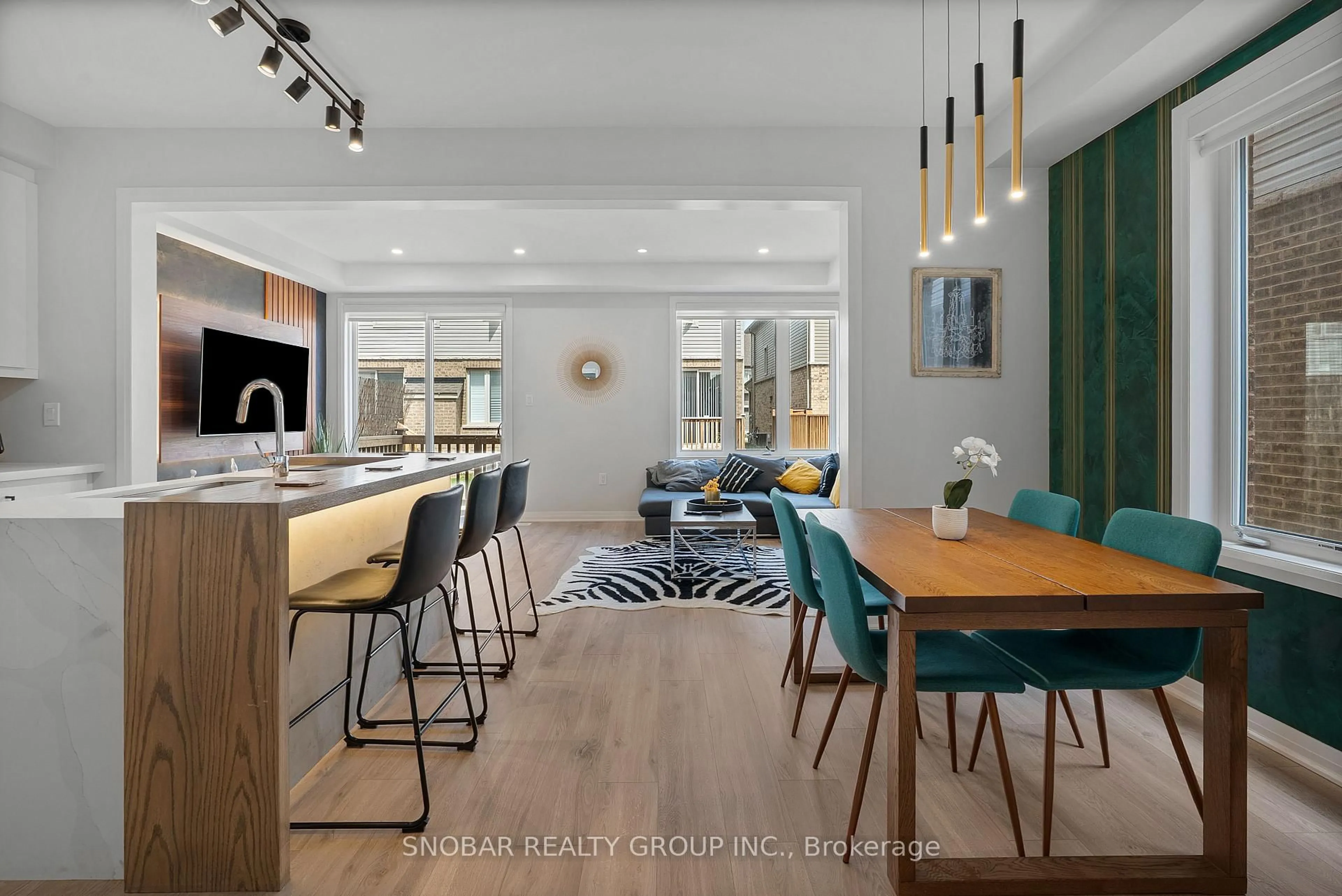 Open concept kitchen, wood/laminate floor for 95 Shepherd Dr, Barrie Ontario L9J 0K4