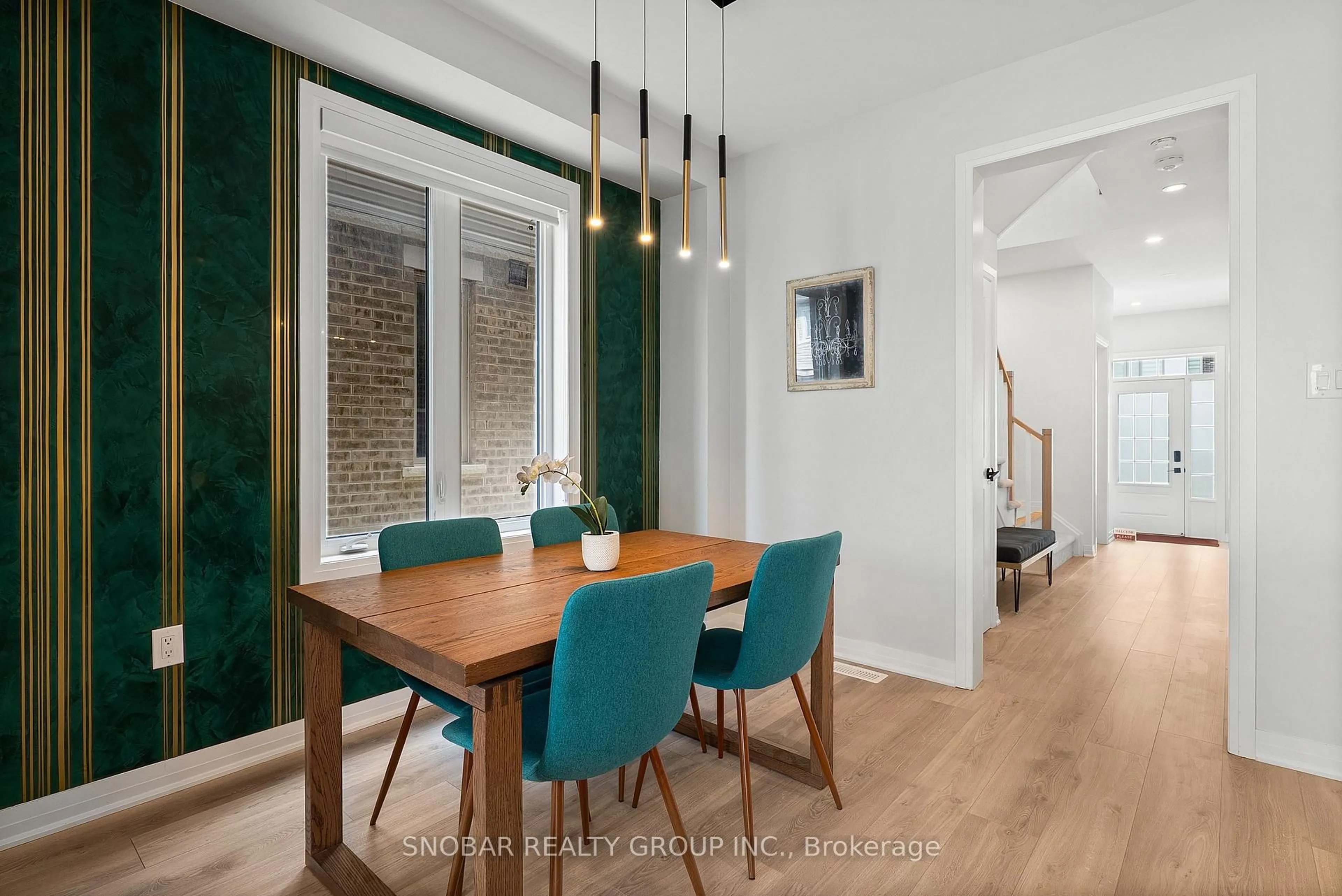 Dining room, wood/laminate floor for 95 Shepherd Dr, Barrie Ontario L9J 0K4