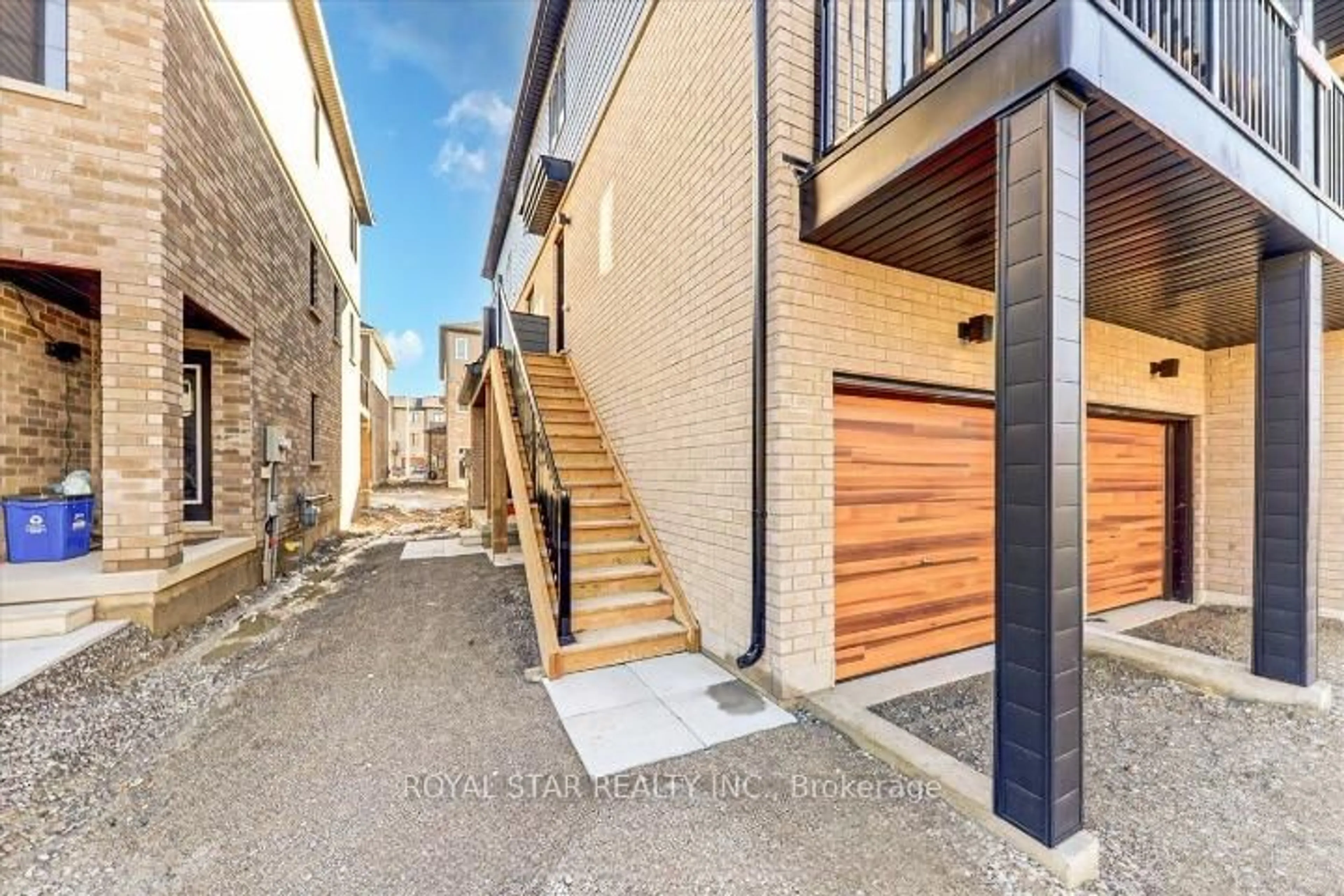 Unknown for 14 Pumpkin Cor Cres #2, Barrie Ontario L9J 0C2