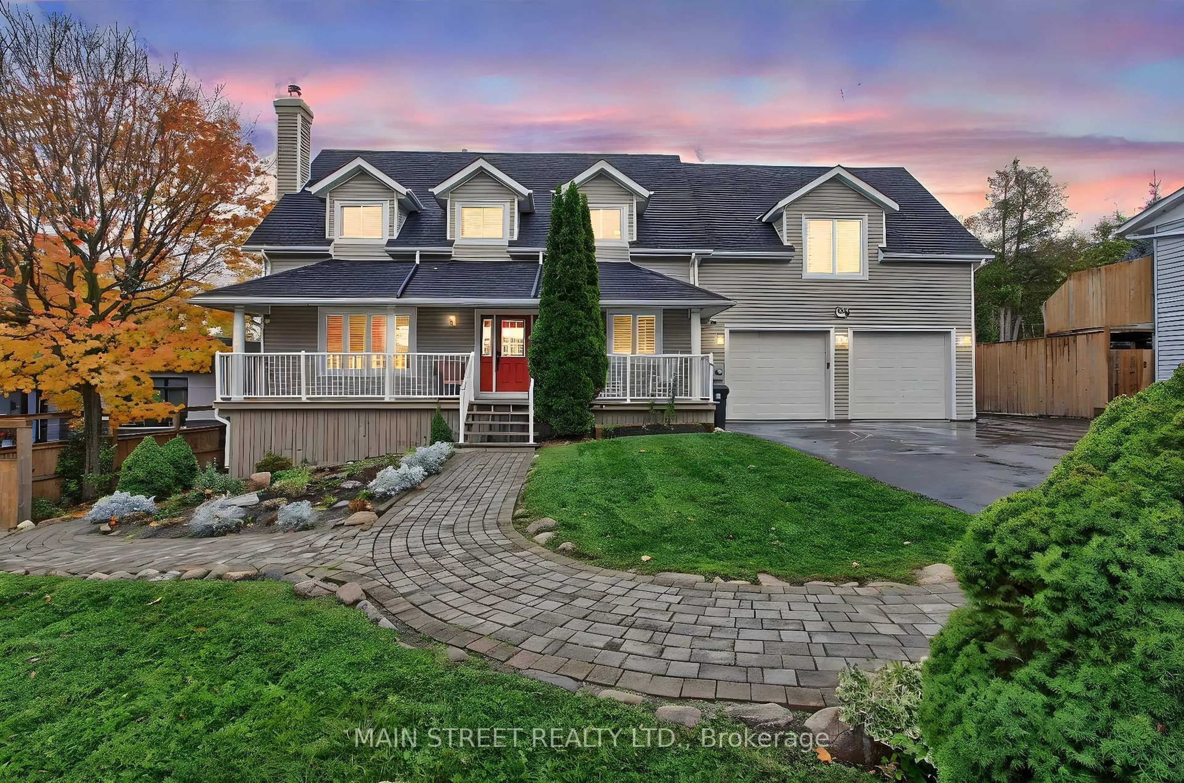 Home with vinyl exterior material, street for 276 Crawford St, Barrie Ontario L4N 3W8