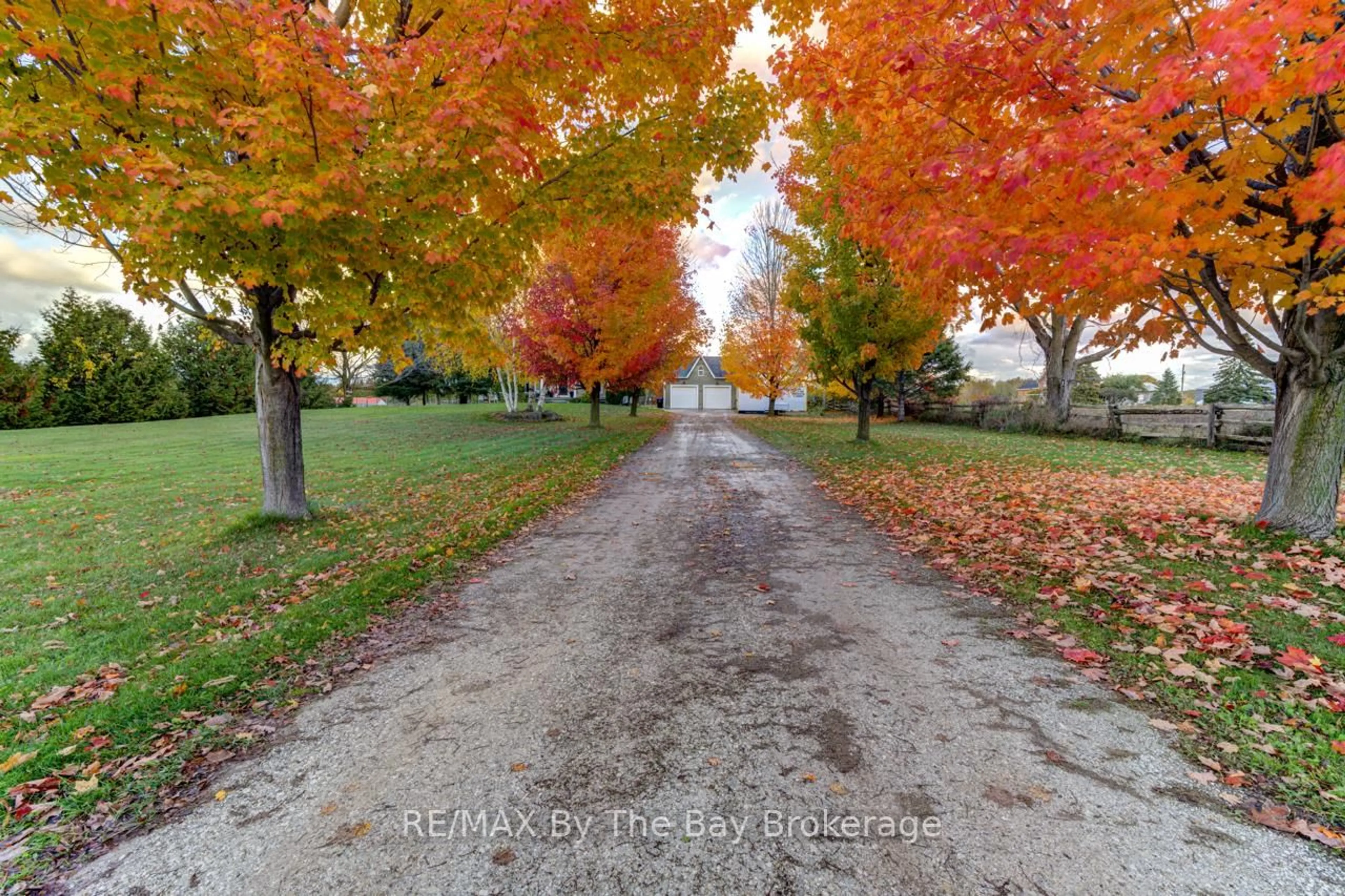 Blurry image for 1595 County 42 Rd, Clearview Ontario L0M 1S0