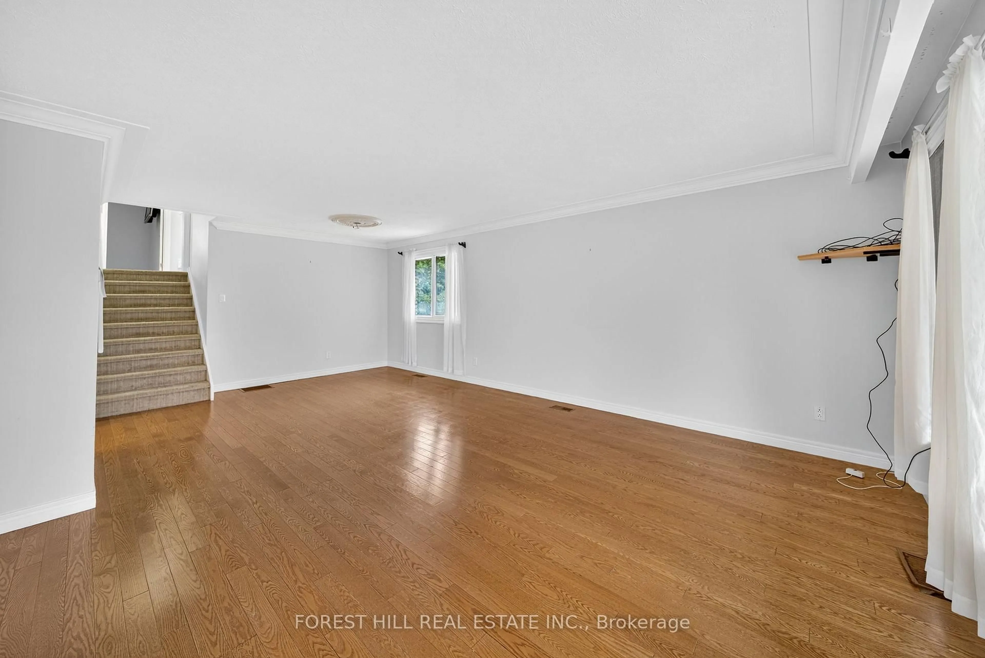 A pic of a room for 233 Rose St, Barrie Ontario L4M 2V3