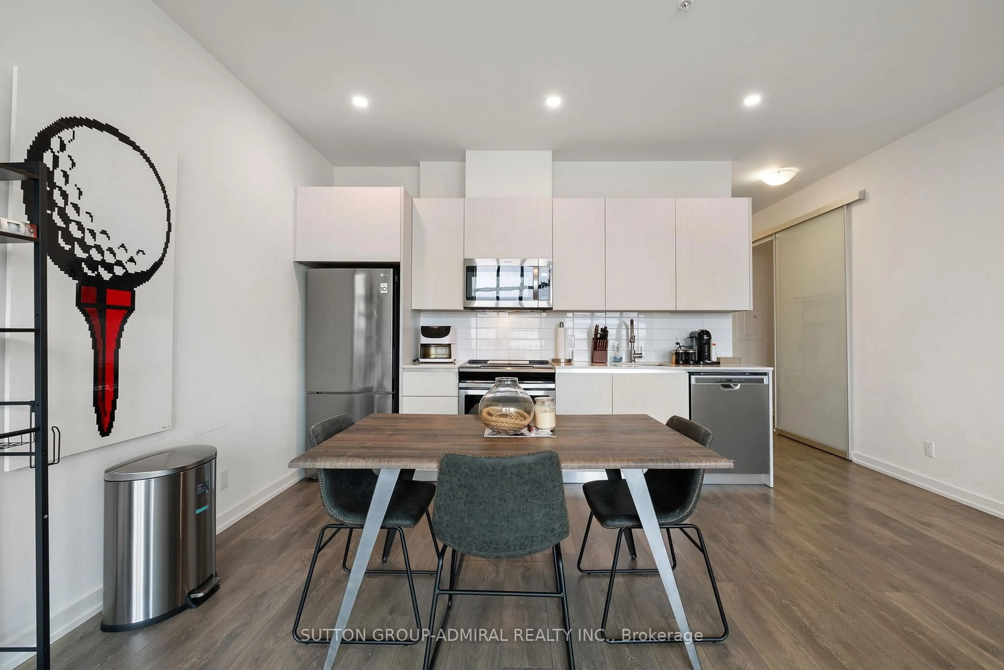 Open concept kitchen, unknown for 21 MATCHEDASH St #305, Orillia Ontario L3V 3T1