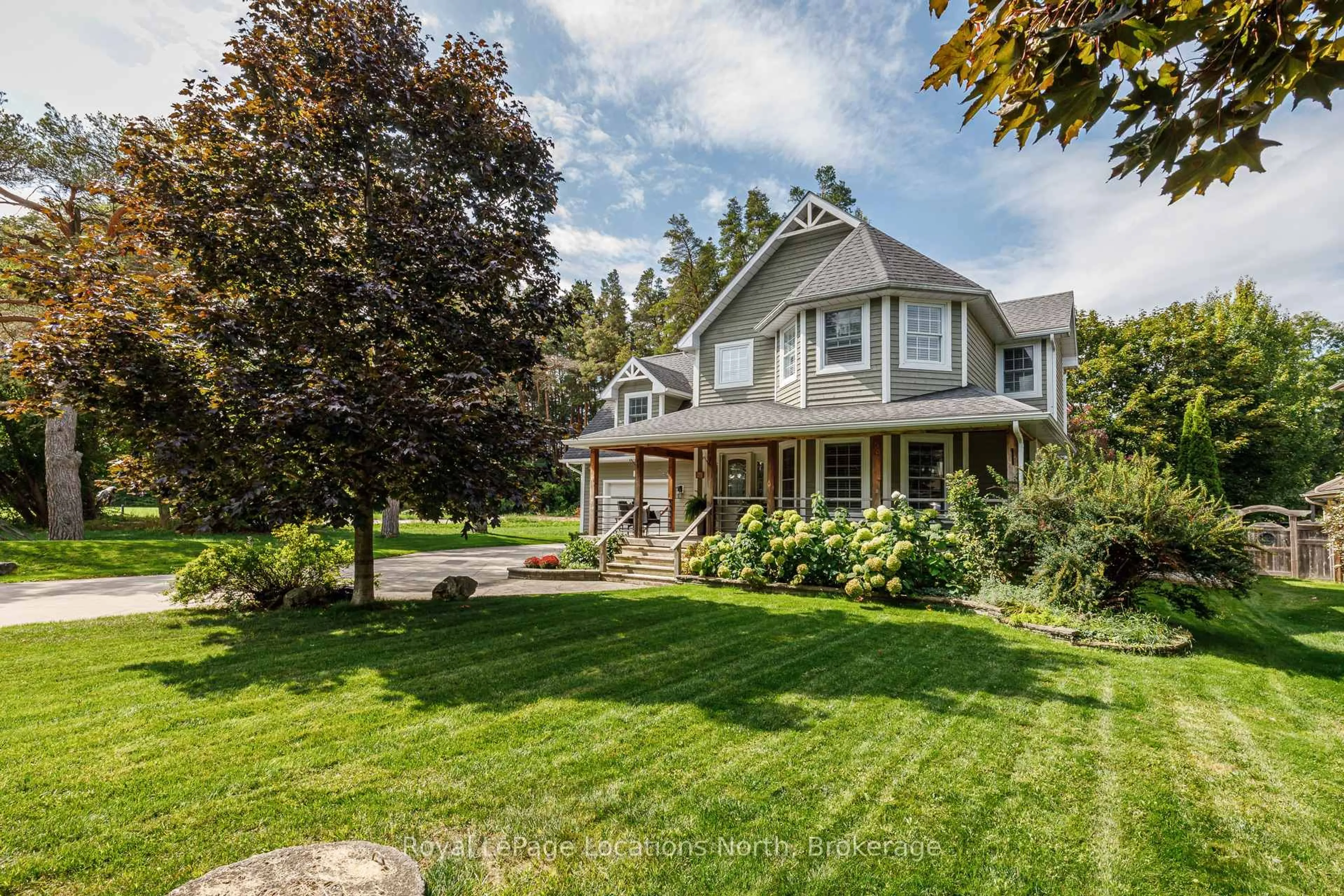 Home with vinyl exterior material, street for 19 Melville St, Clearview Ontario L0M 1P0