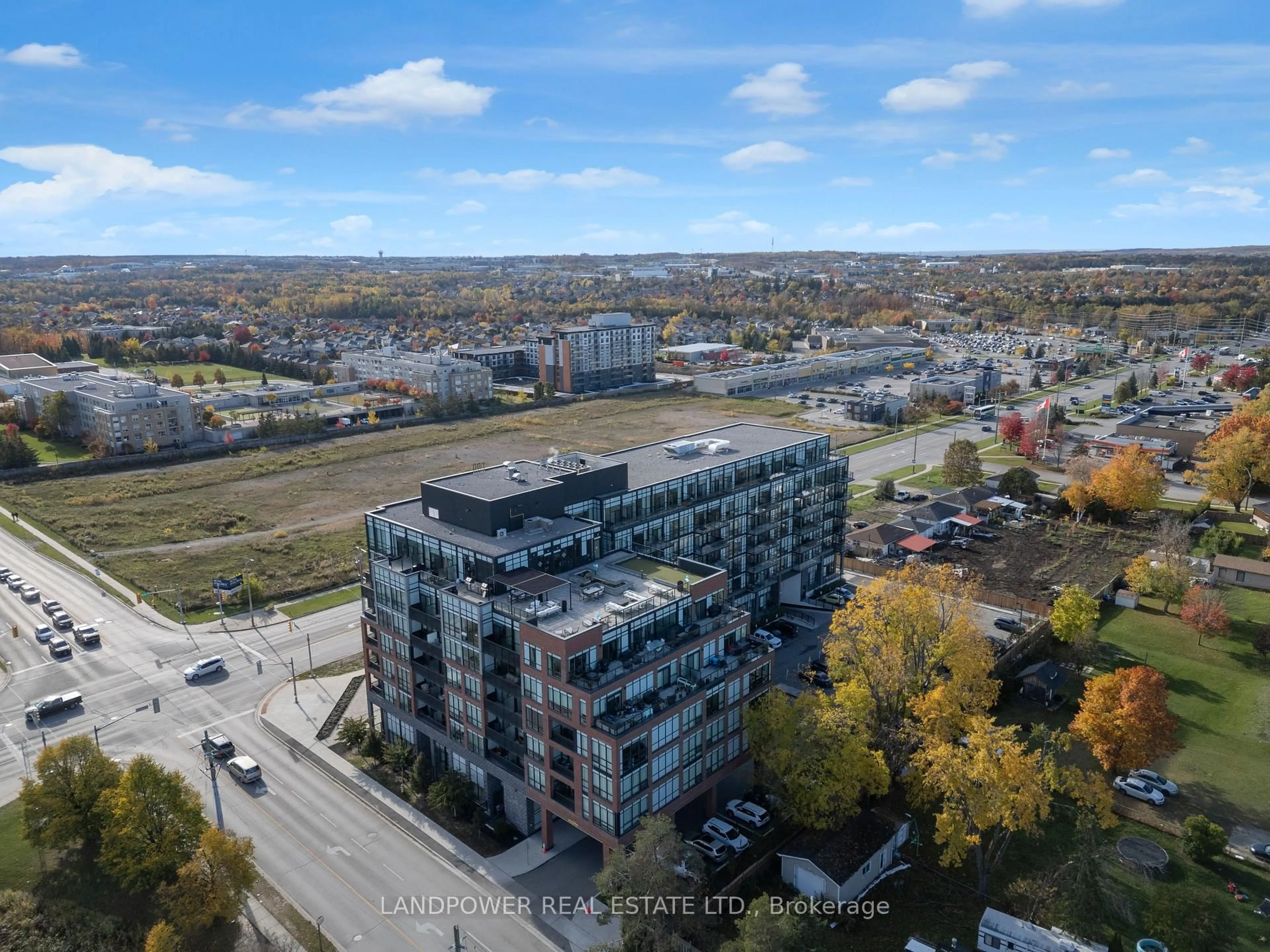 A pic from outside/outdoor area/front of a property/back of a property/a pic from drone, city buildings view from balcony for 681 Yonge St #PH719, Barrie Ontario L9J 0K1