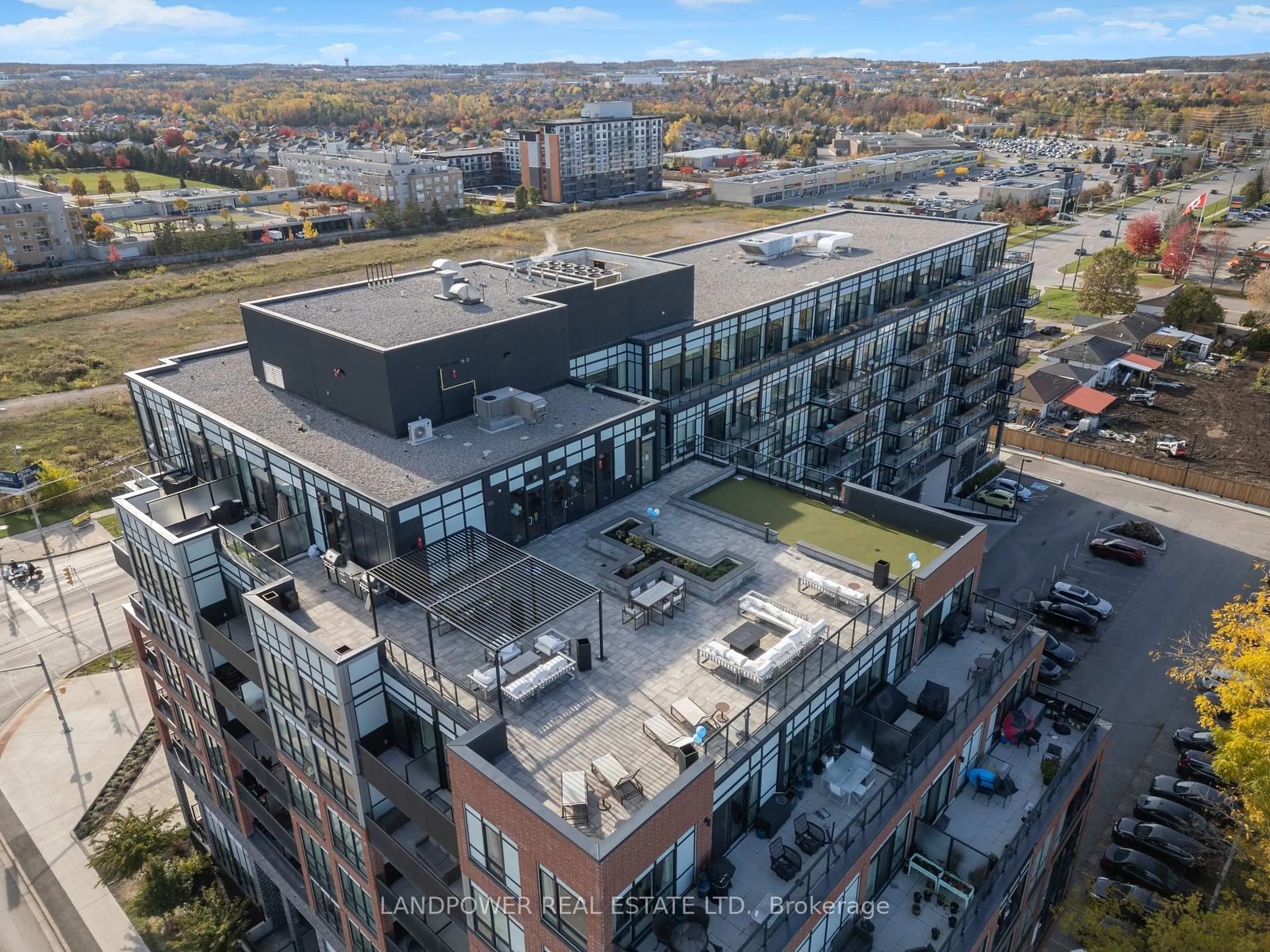 A pic from outside/outdoor area/front of a property/back of a property/a pic from drone, city buildings view from balcony for 681 Yonge St #PH719, Barrie Ontario L9J 0K1
