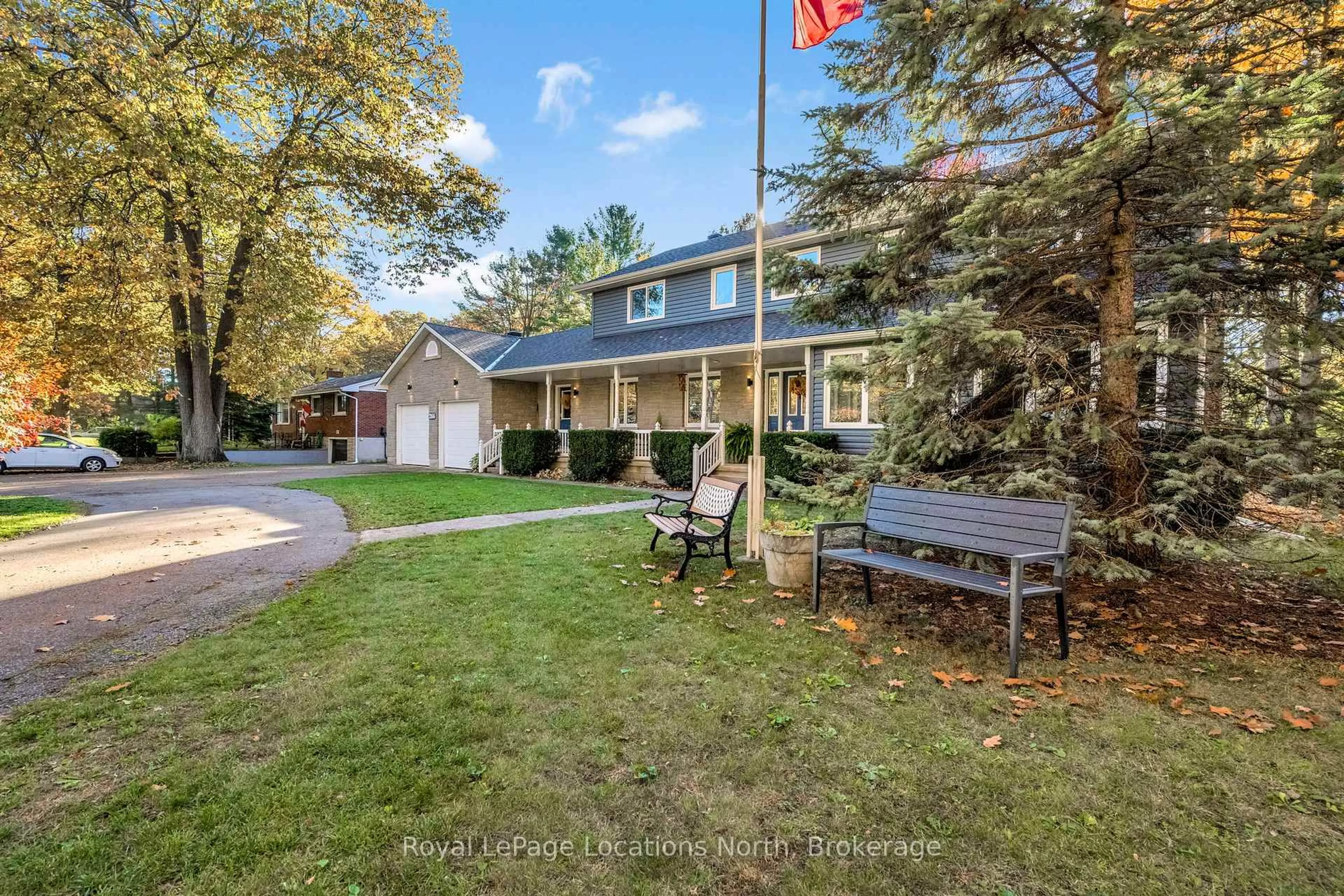 Patio, street for 266 45th St, Wasaga Beach Ontario L9Z 1R3