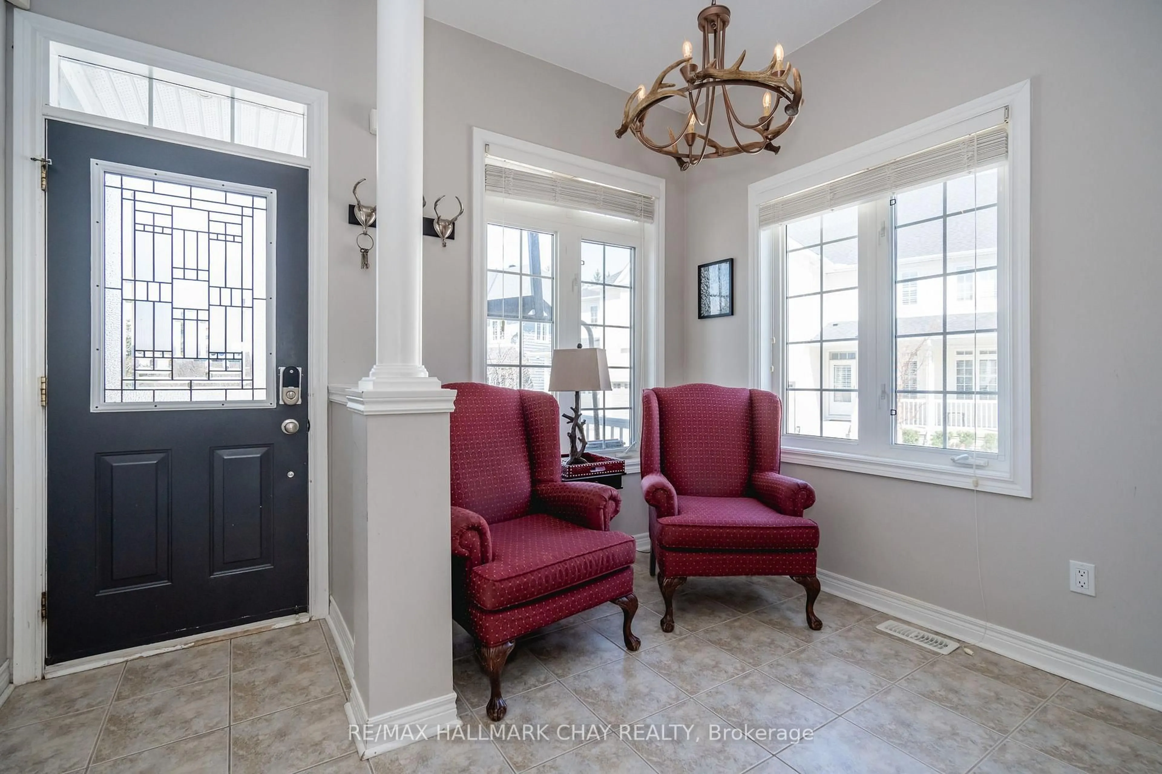 Indoor entryway for 57 High Vista Dr, Oro-Medonte Ontario L4M 4Y8