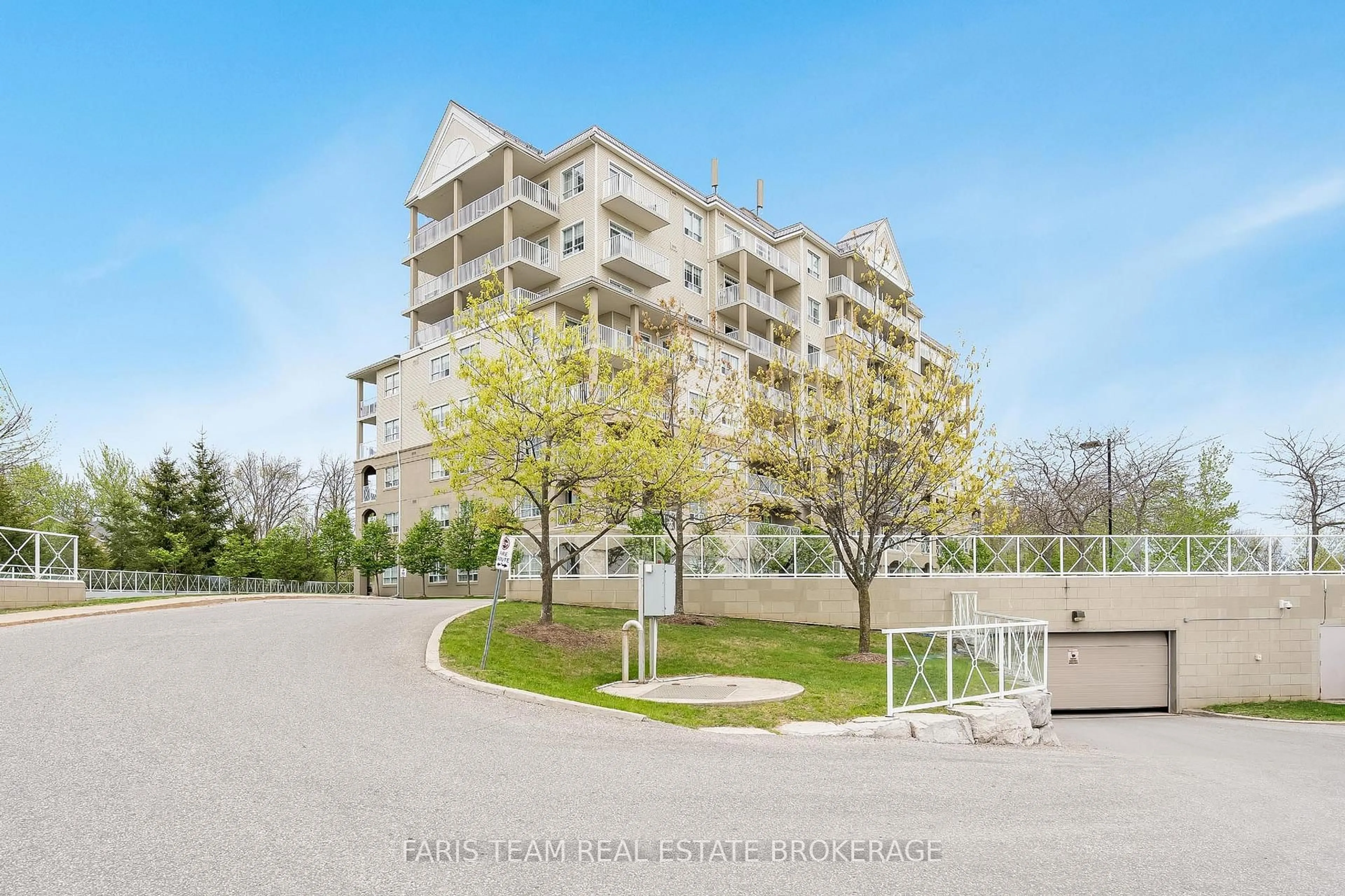 Patio, unknown for 354 Atherley Rd #214, Orillia Ontario L3V 0B8