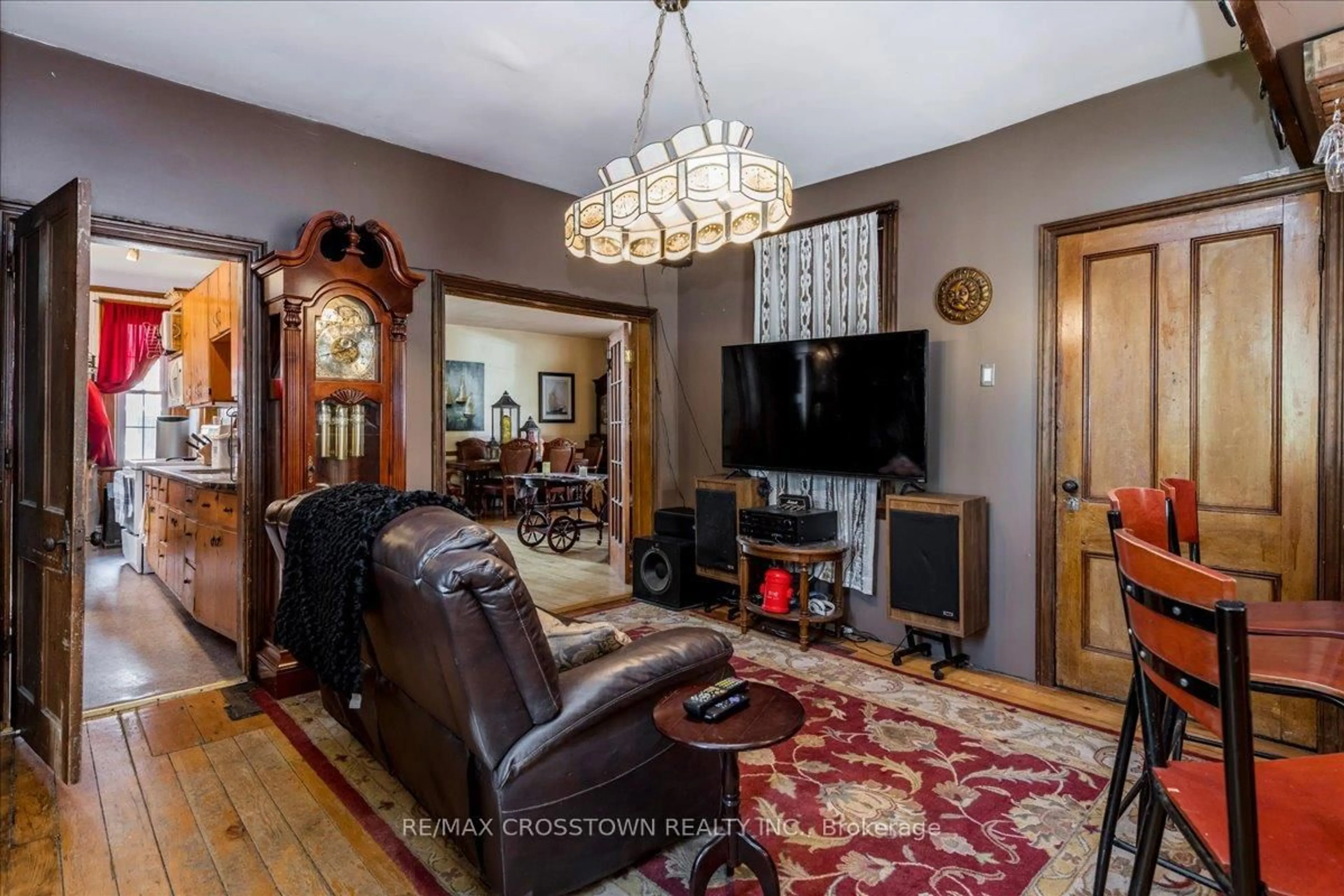 Home theater for 10 Eplett St, Severn Ontario L0K 1E0