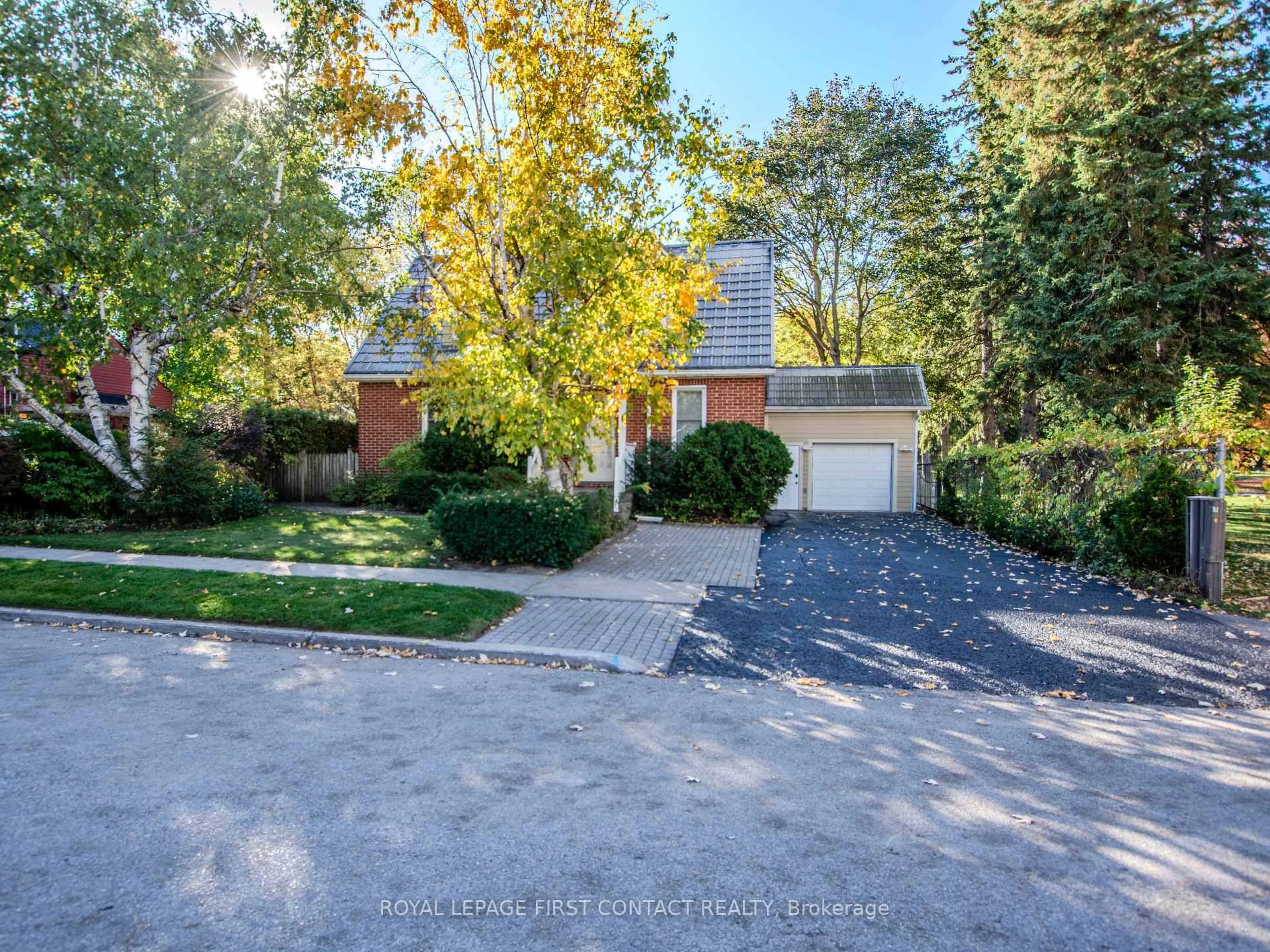 Unknown for 25 Holgate St, Barrie Ontario L4N 2T6