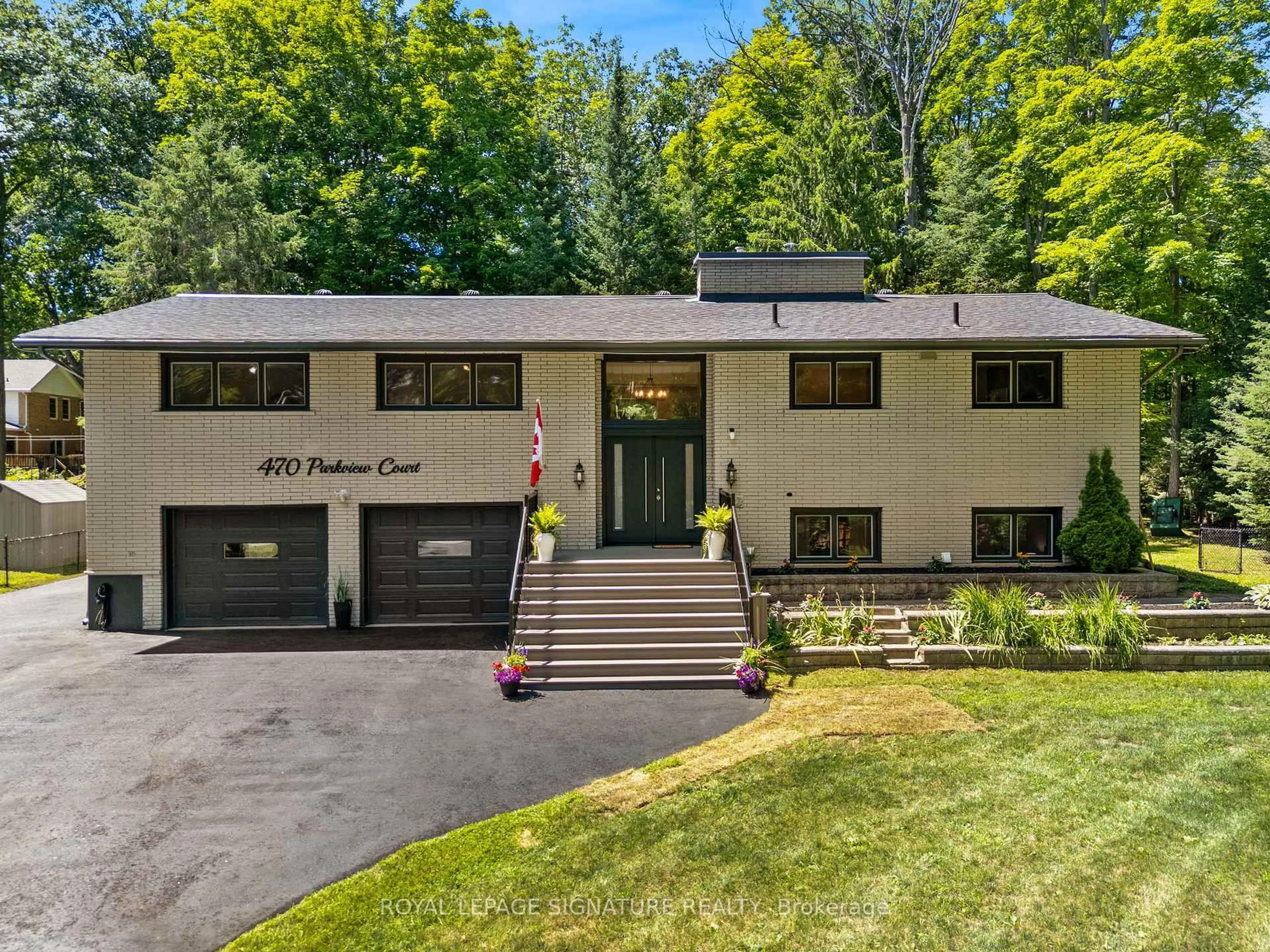 Home with vinyl exterior material, unknown for 470 Parkview Crt, Midland Ontario L4R 5G3