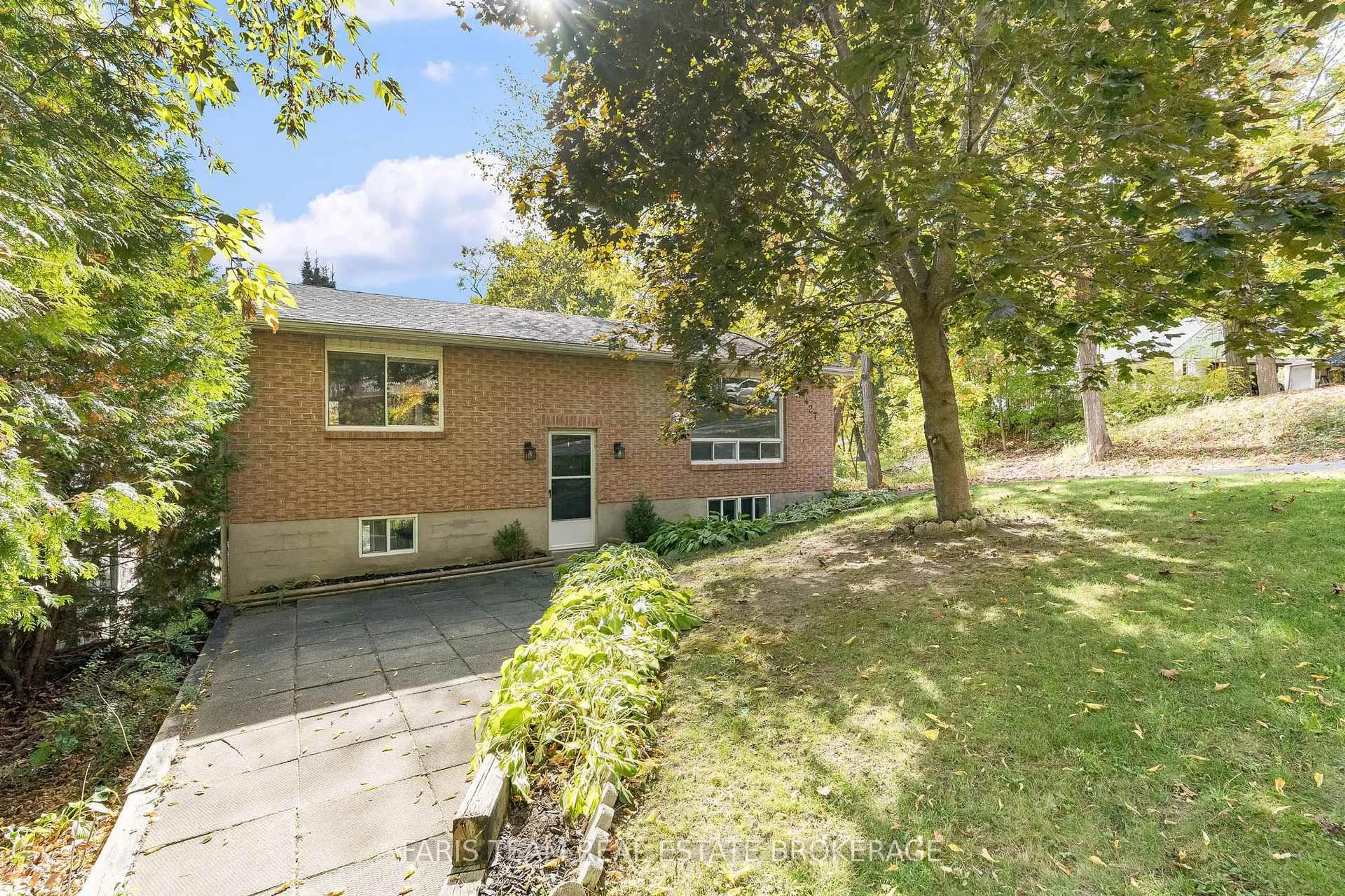 Unknown for 427 Ann St, Tay Ontario L0K 1R0