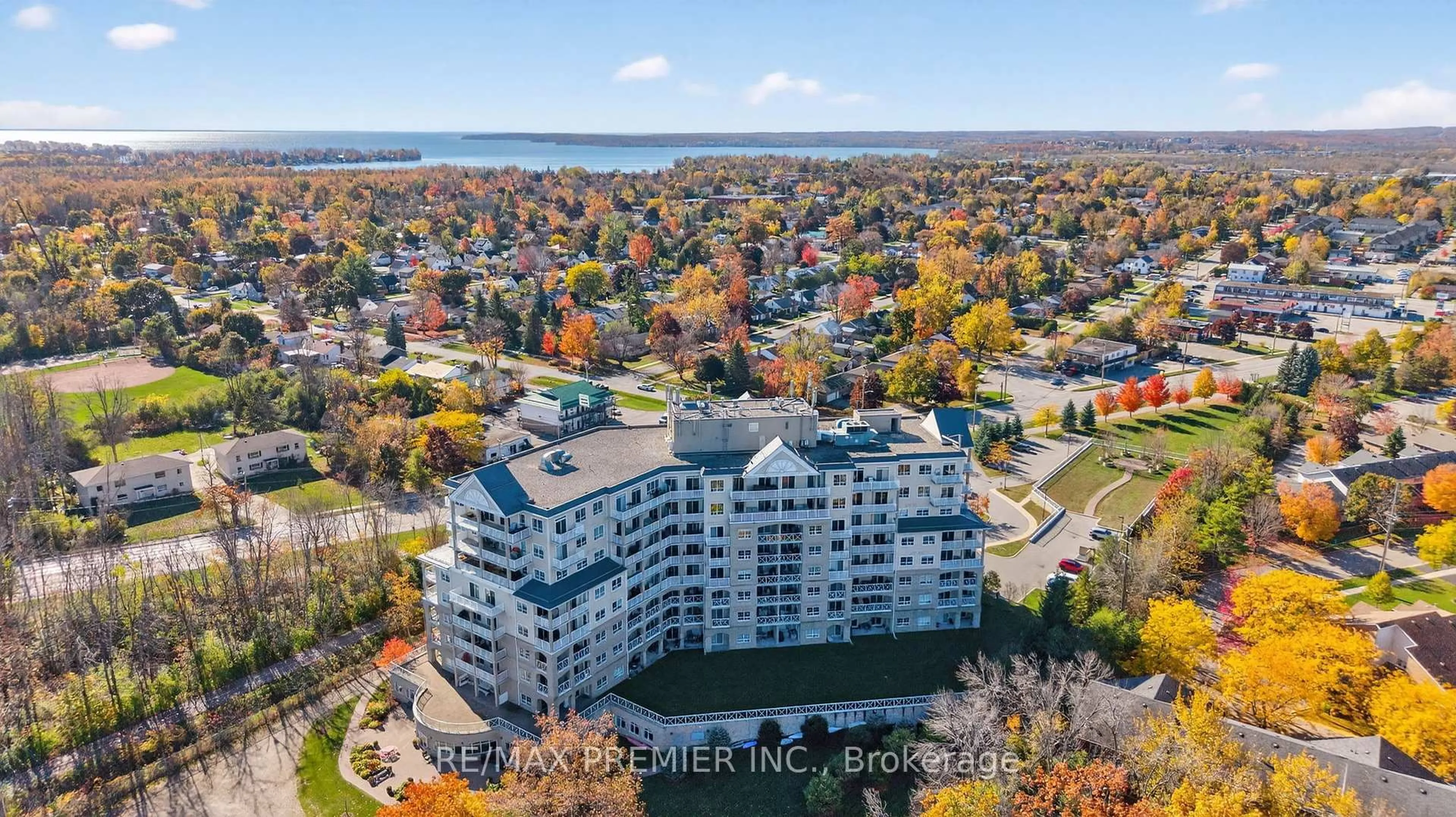 A pic from outside/outdoor area/front of a property/back of a property/a pic from drone, water/lake/river/ocean view for 354 Atherley Rd #414, Orillia Ontario L3V 0B8