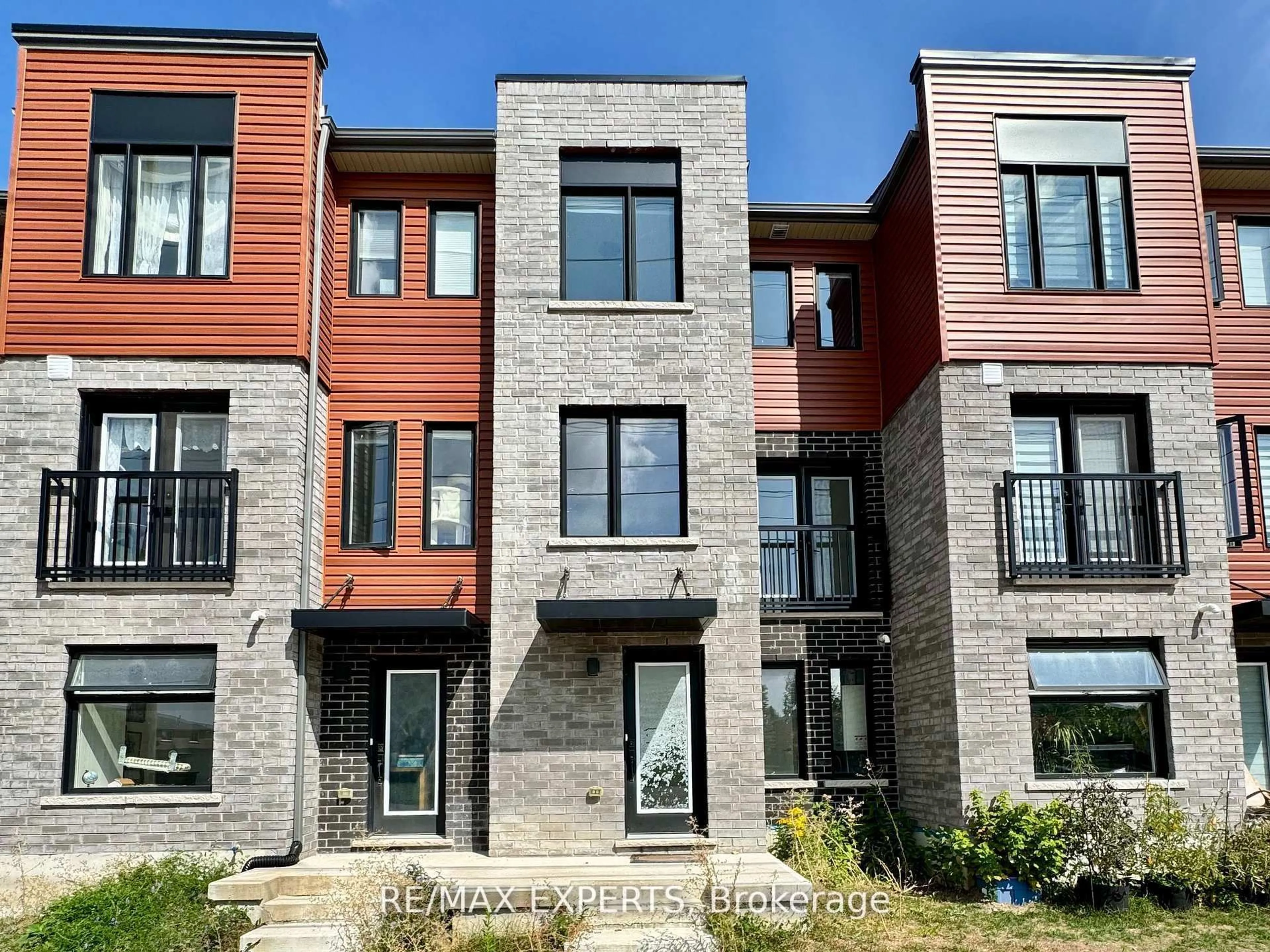 Home with brick exterior material, street for 67 Fairlane Ave, Barrie Ontario L9J 0N1