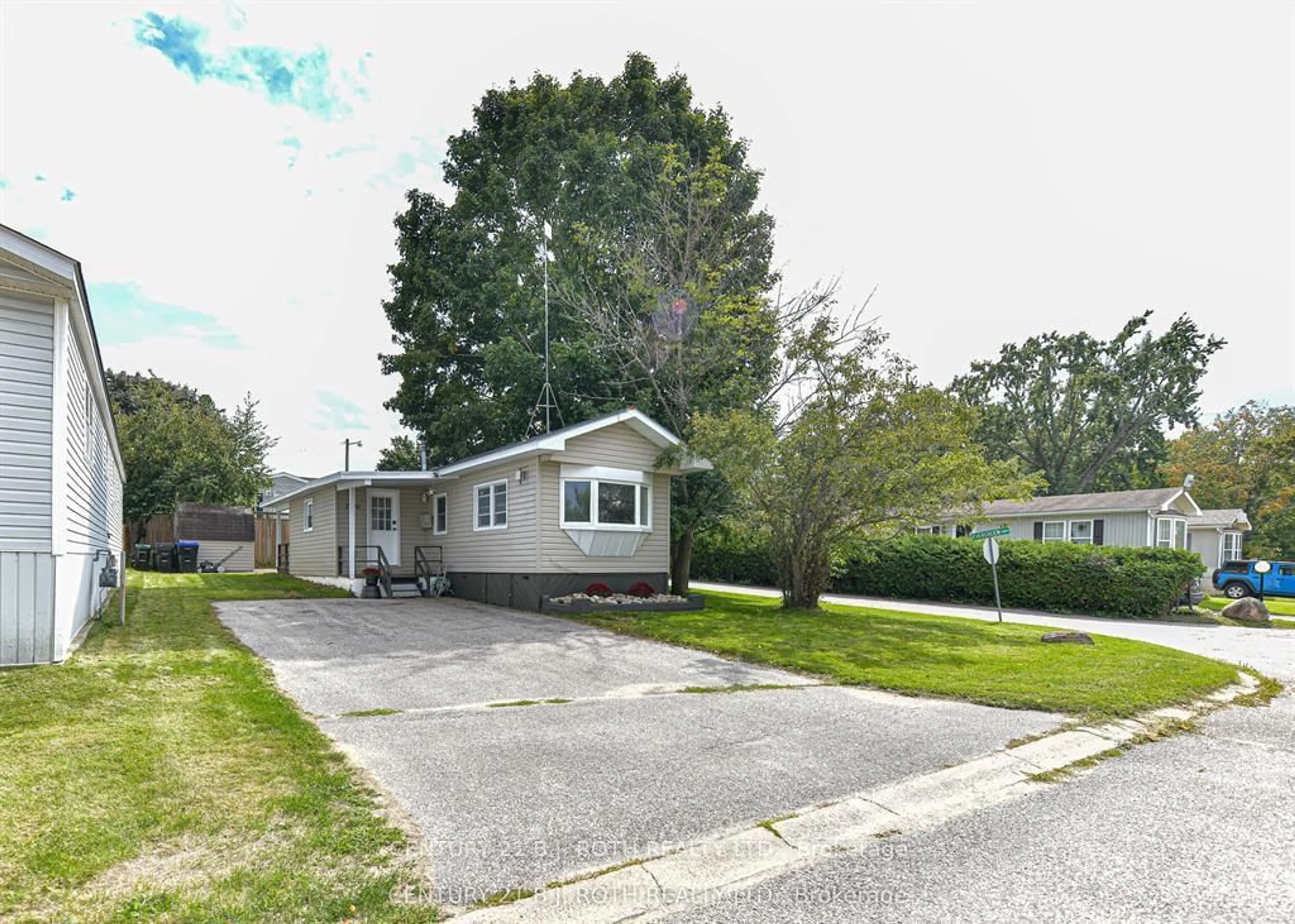 Unknown for 1296 Madison St, Severn Ontario L3V 0V1