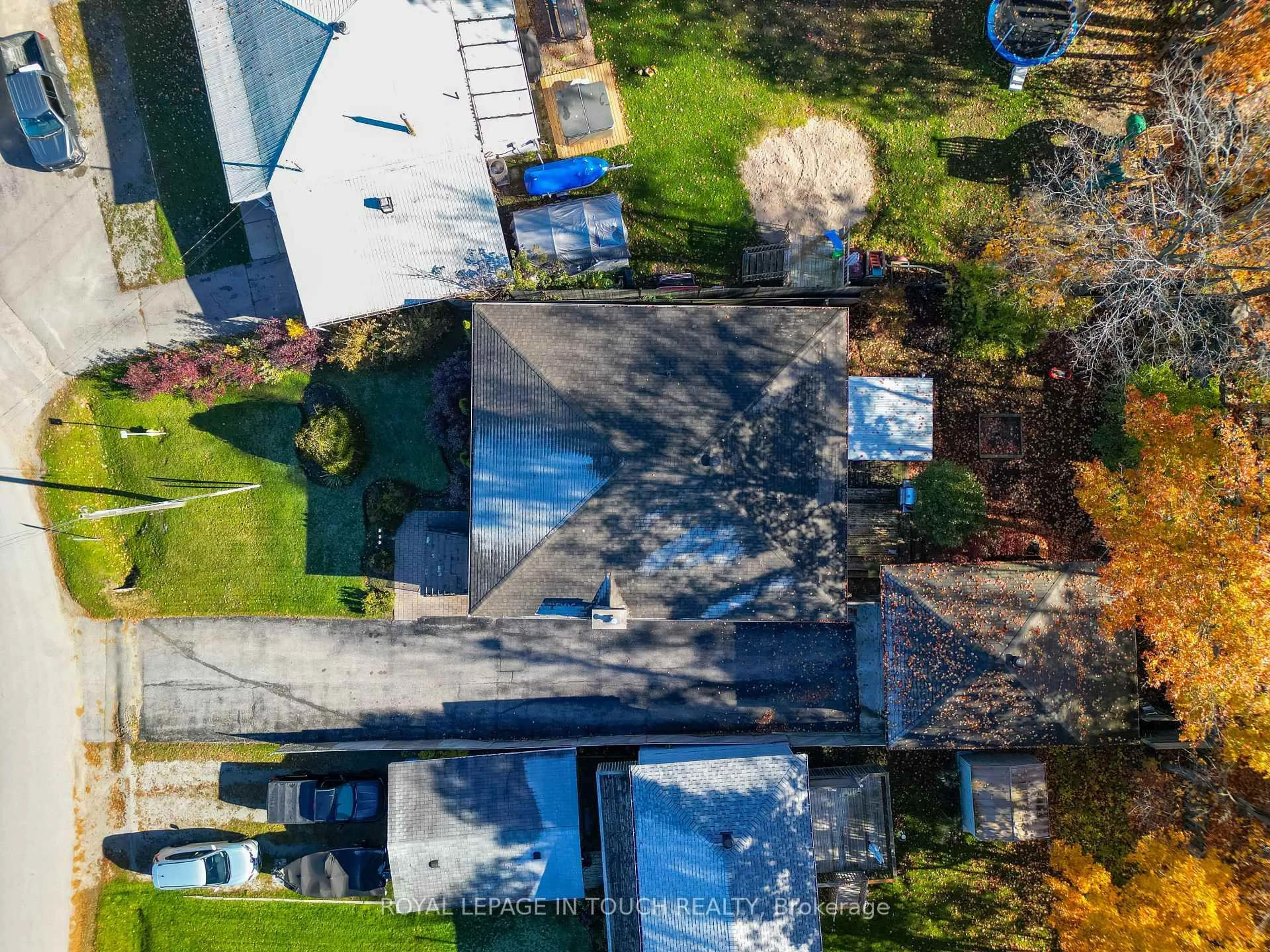 A pic from outside/outdoor area/front of a property/back of a property/a pic from drone, unknown for 21 Robins Point Rd, Tay Ontario L0K 2A0