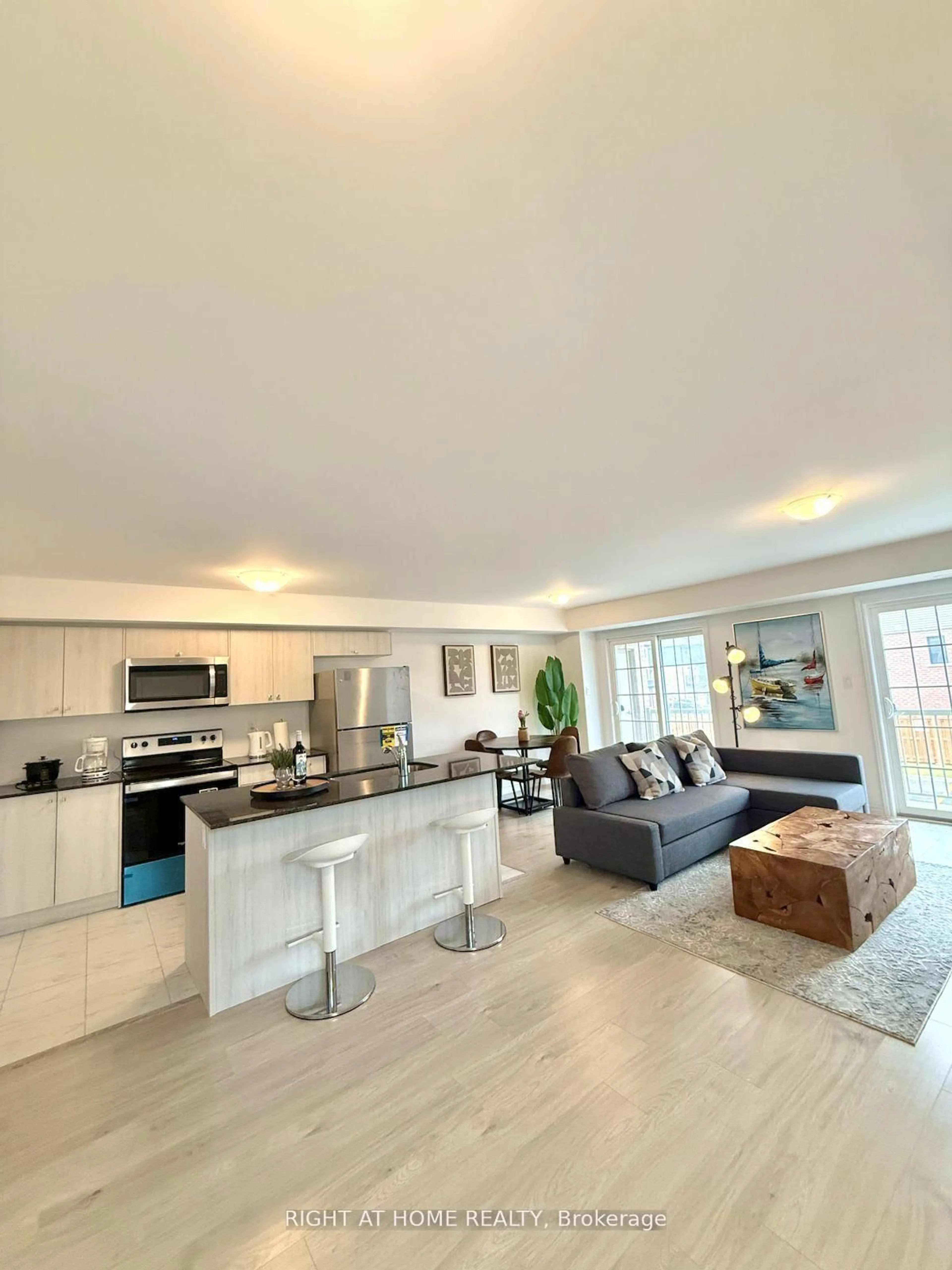 Open concept kitchen, unknown for 31 PUMPKIN CORNER Cres ##2, Barrie Ontario L9J 0T5