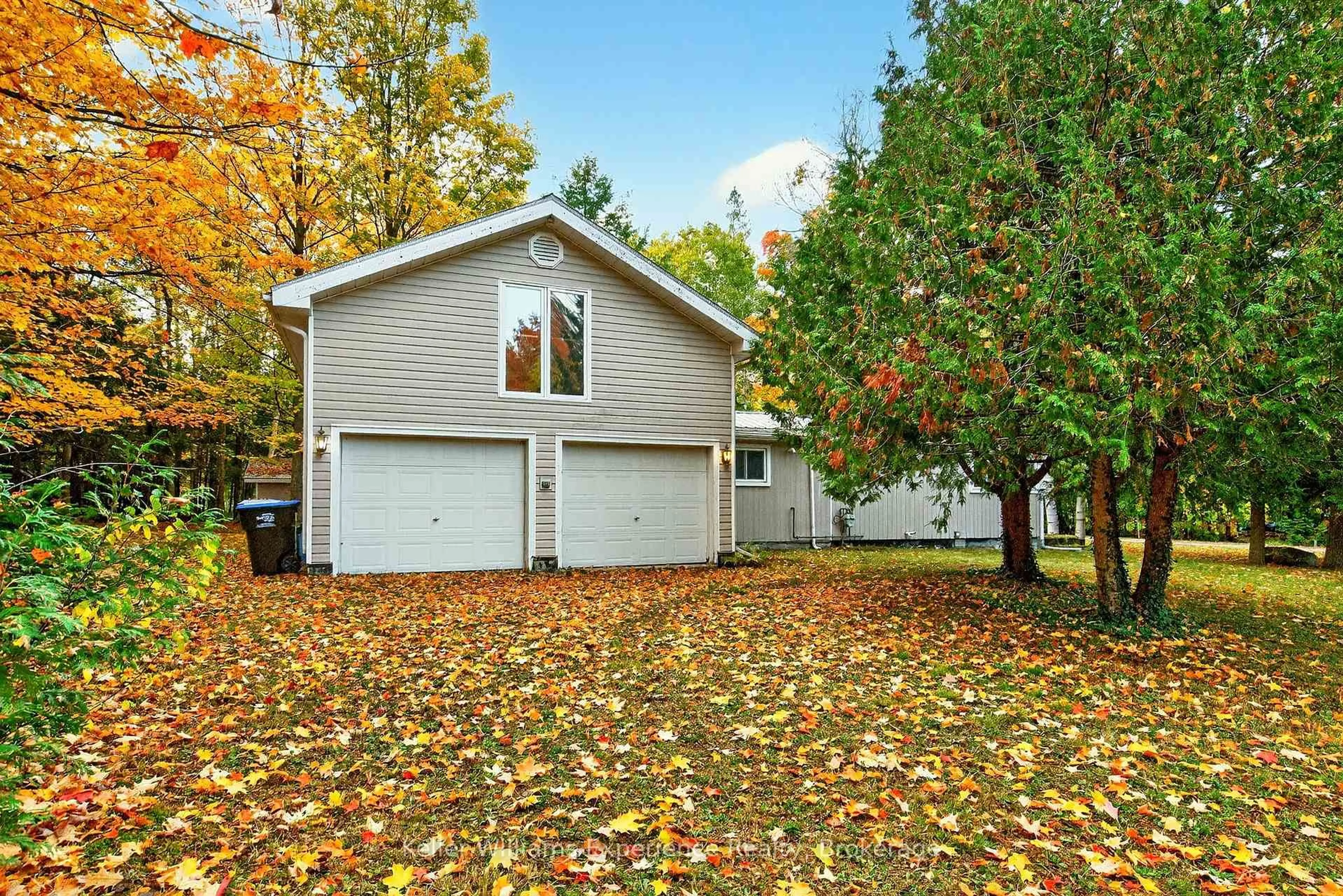 Home with vinyl exterior material, unknown for 1 Wigwam Tr, Tiny Ontario L9M 0B1