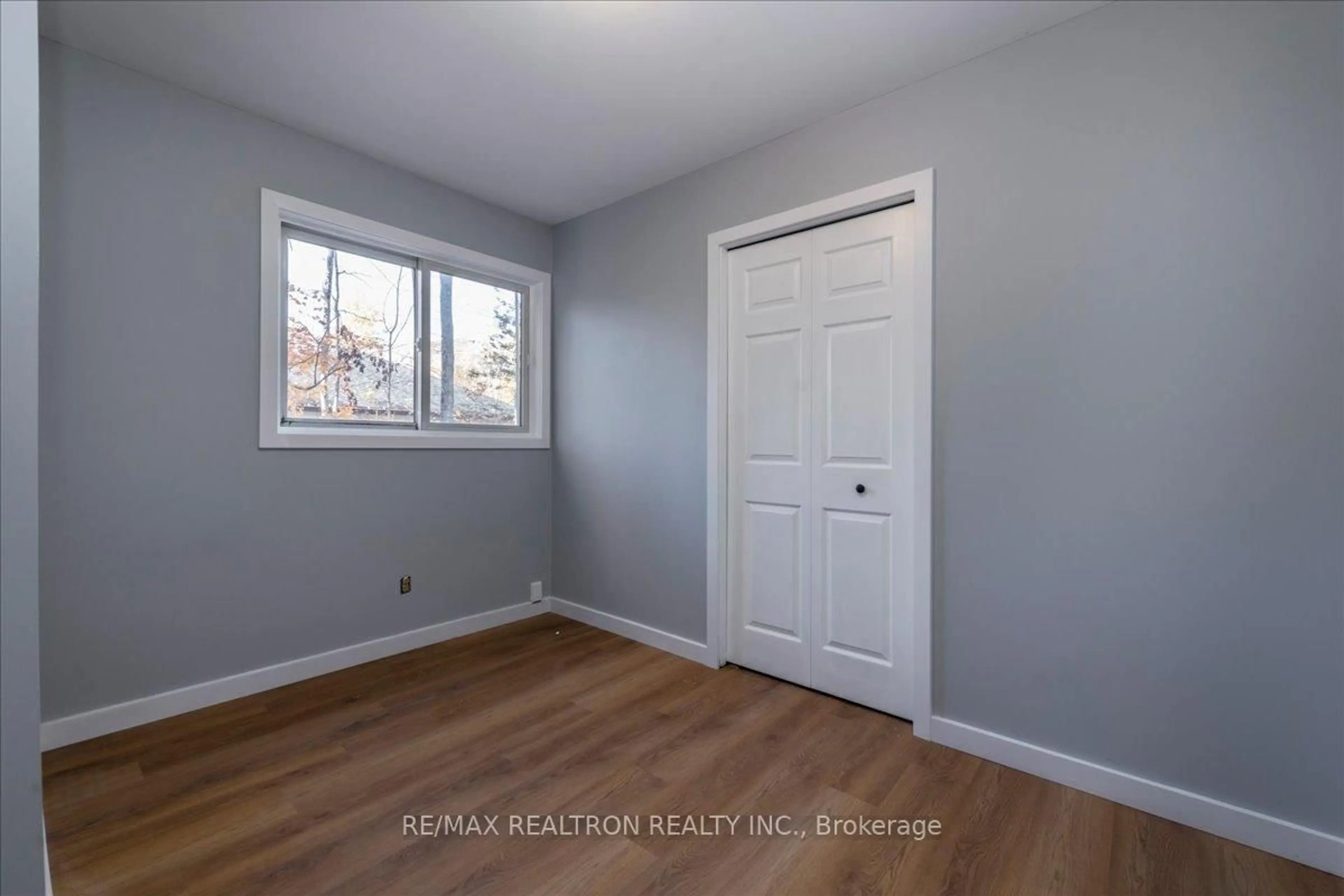 A pic of a room for 901 17th Concession West Rd, Tiny Ontario L9M 0J2