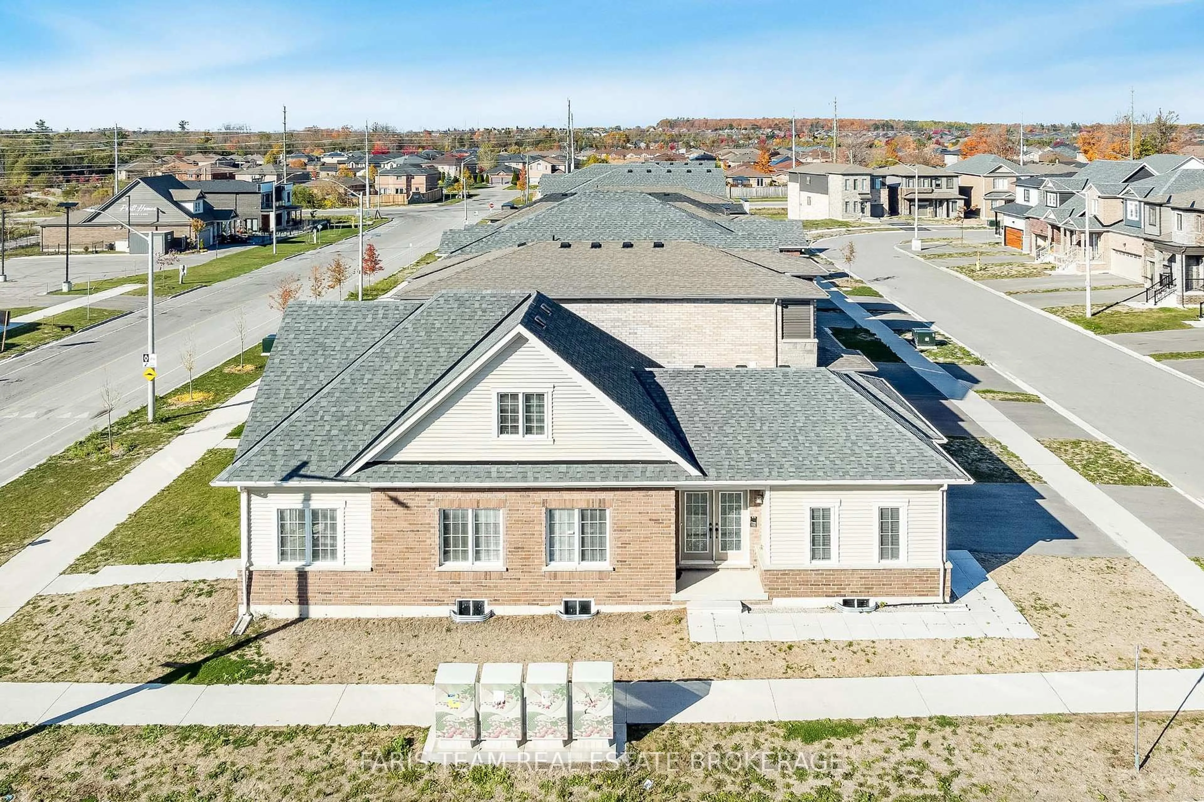 A pic from outside/outdoor area/front of a property/back of a property/a pic from drone, street for 1 Harvest Cres, Barrie Ontario L9J 0T3