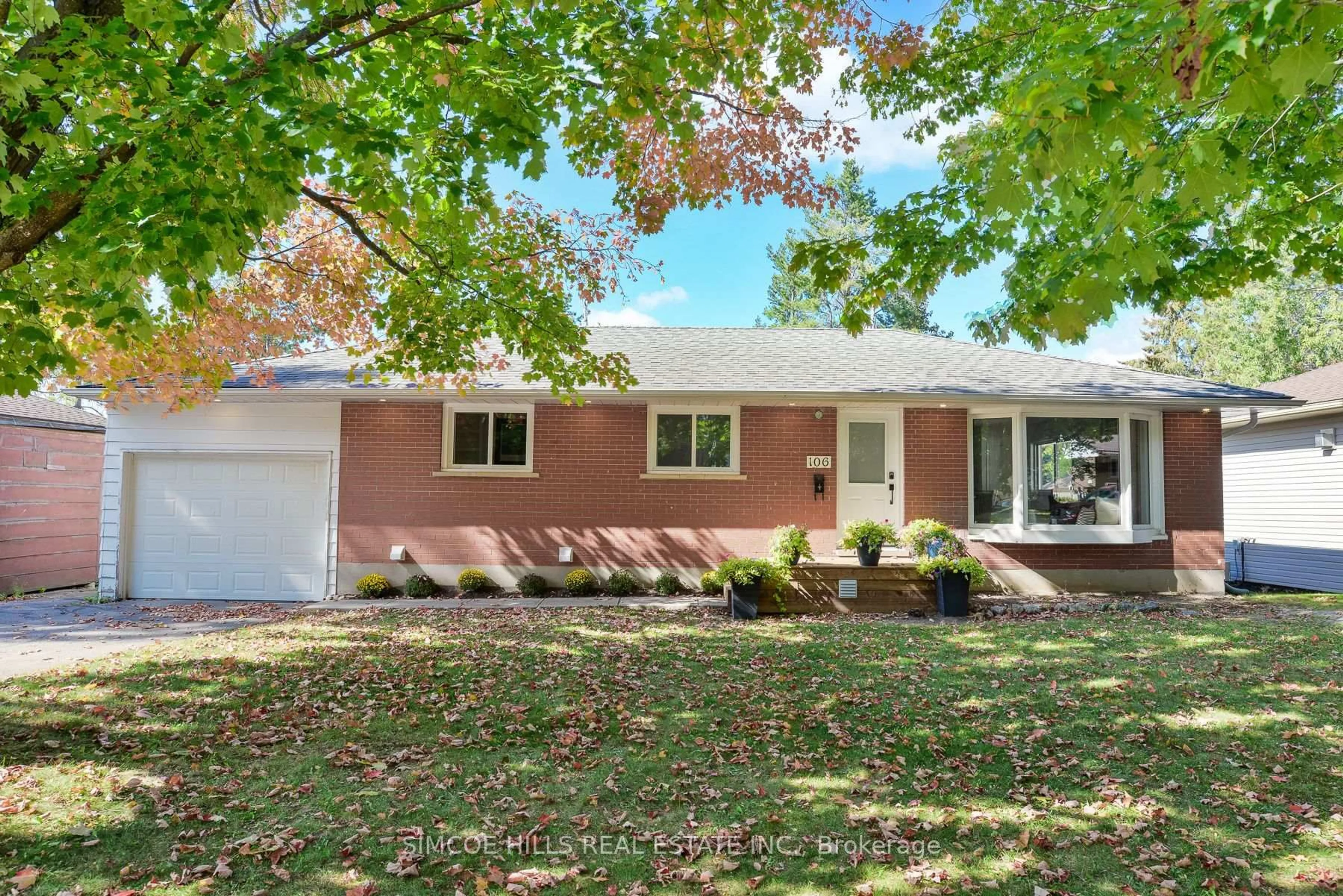 Home with brick exterior material, street for 106 NORTH St, Orillia Ontario L3V 3S8