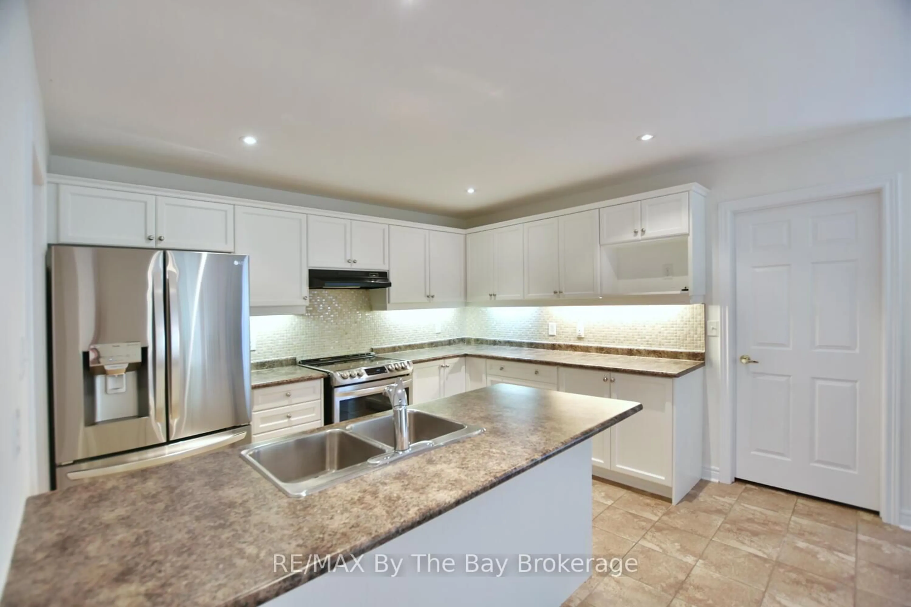 Unknown for 7 Meadowood Dr, Wasaga Beach Ontario L9Z 3C2