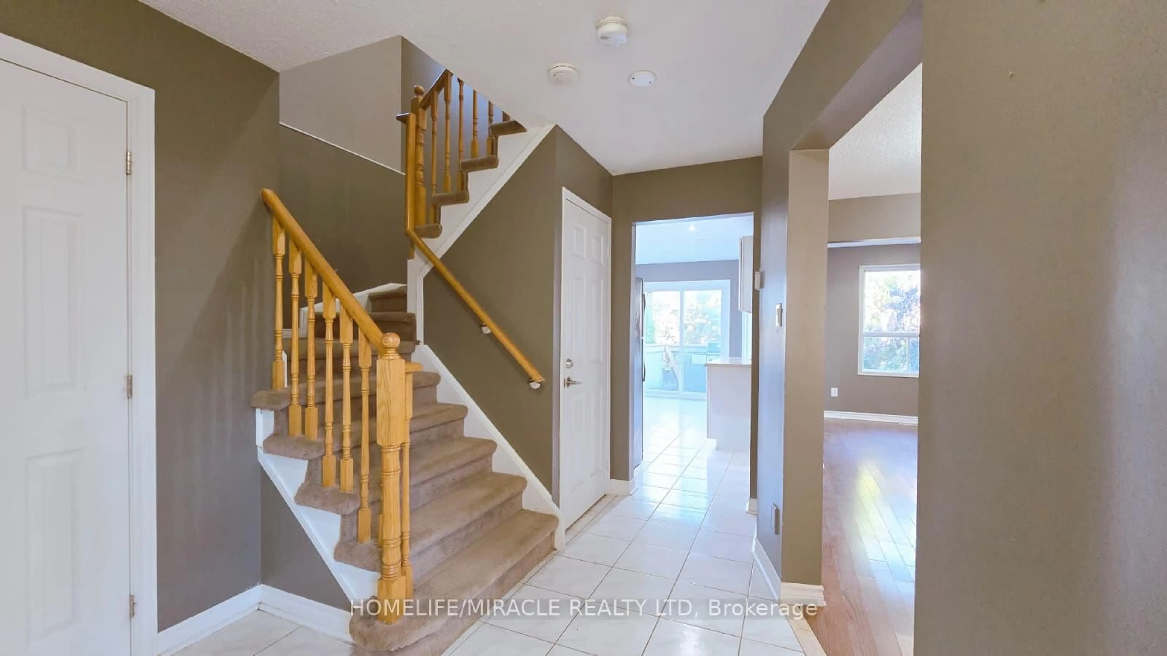 Unknown for 12 Gore Dr, Barrie Ontario L4N 8L3