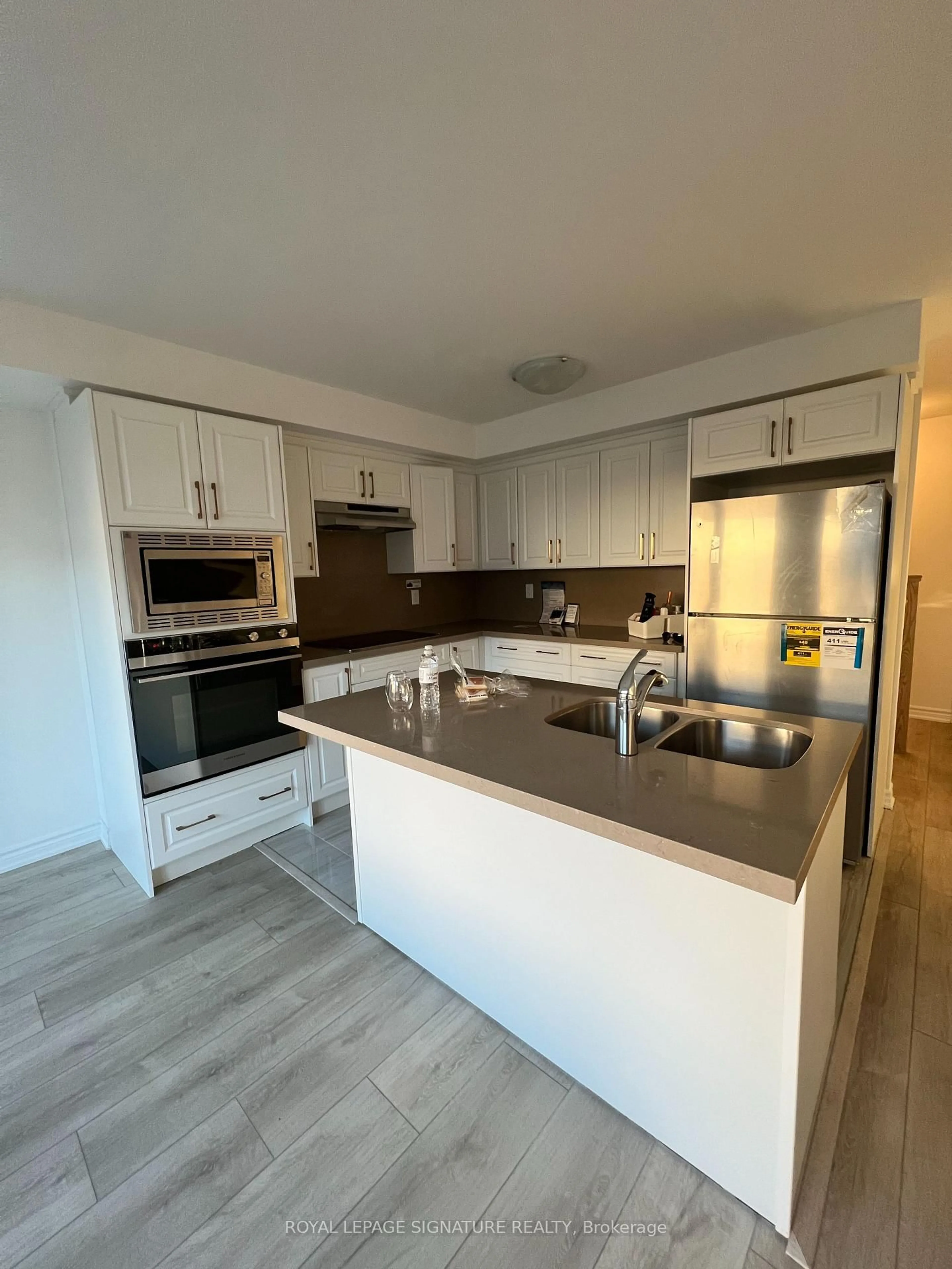 Open concept kitchen, unknown for 36 Wagon Lane, Barrie Ontario L9J 0T8