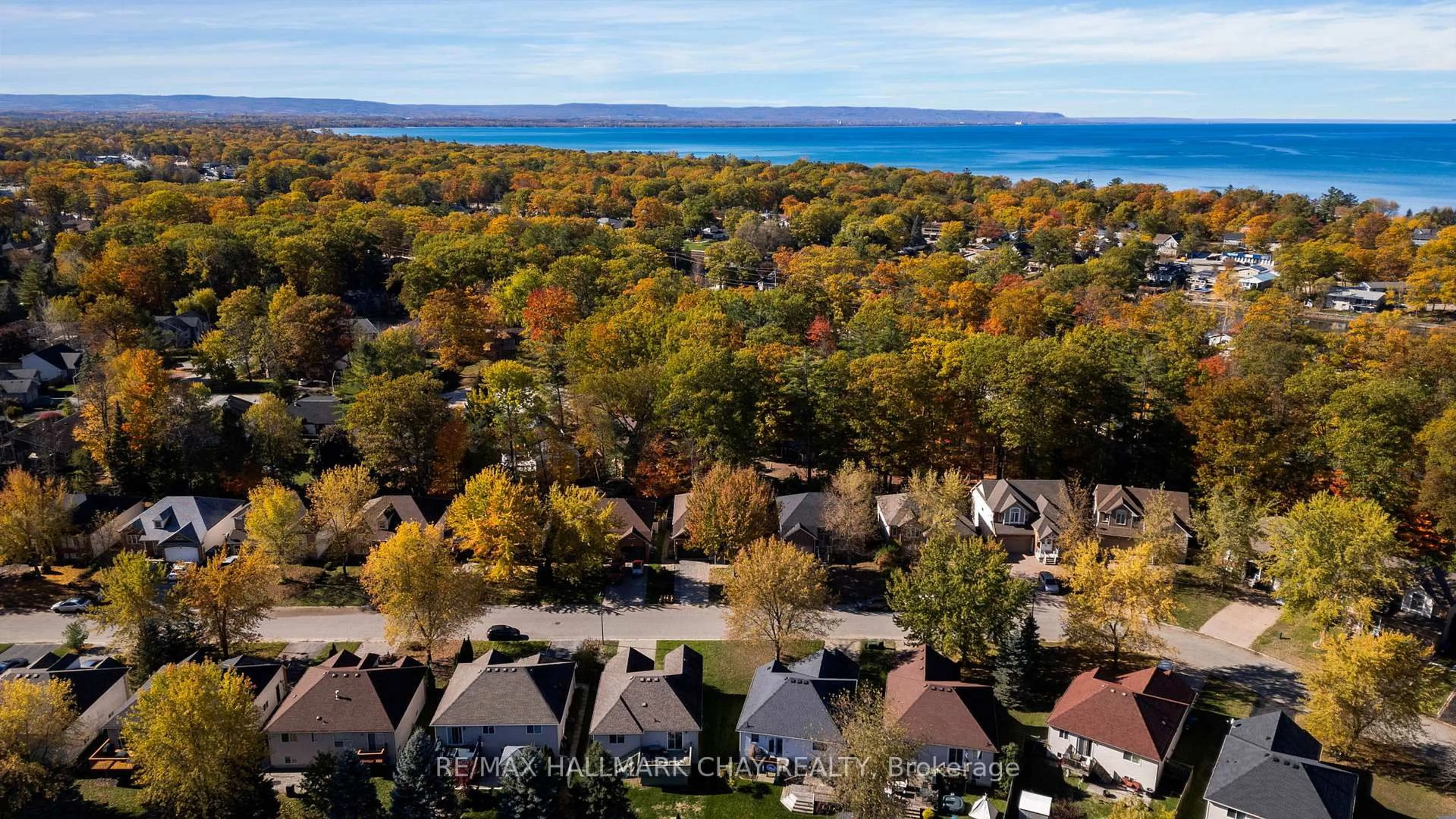 A pic from outside/outdoor area/front of a property/back of a property/a pic from drone, water/lake/river/ocean view for 38 Rose Valley Way, Wasaga Beach Ontario L9Z 3C5