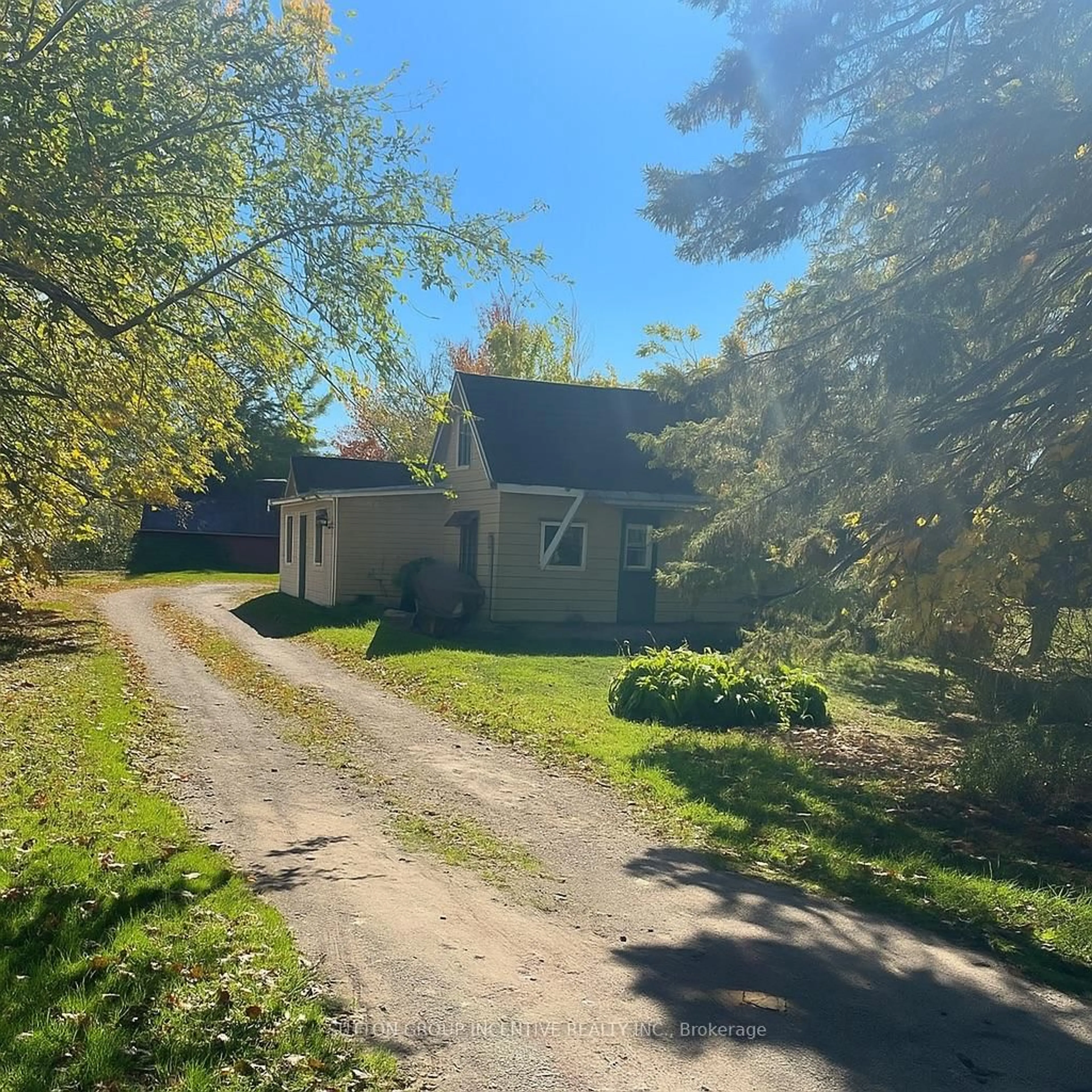 A pic from outside/outdoor area/front of a property/back of a property/a pic from drone, street for 4075 Airport Rd, Ramara Ontario L3V 0K6