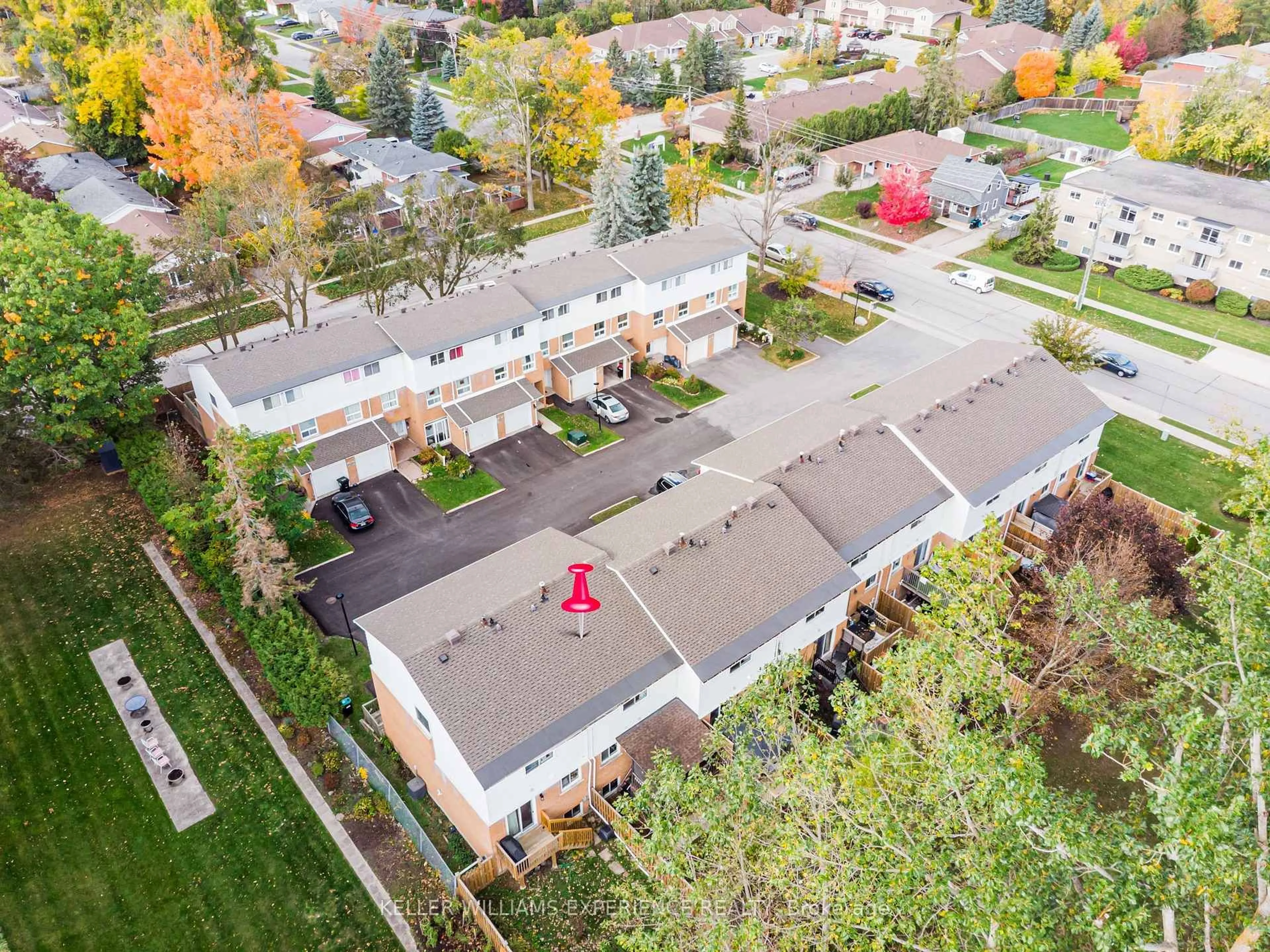 A pic from outside/outdoor area/front of a property/back of a property/a pic from drone, unknown for 237 Steel St #8, Barrie Ontario L4M 2H1